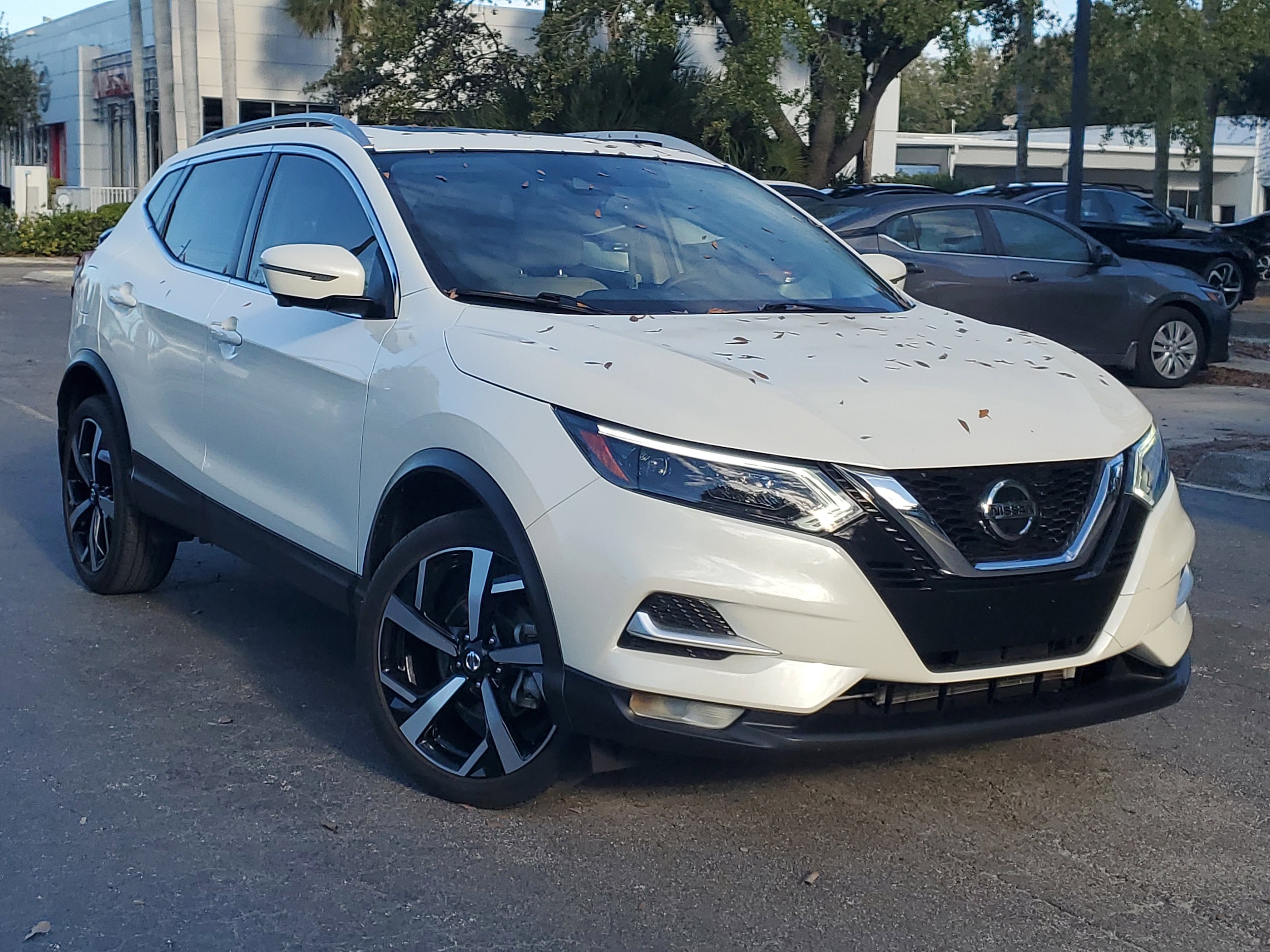 2022 Nissan Rogue Sport SL's photo