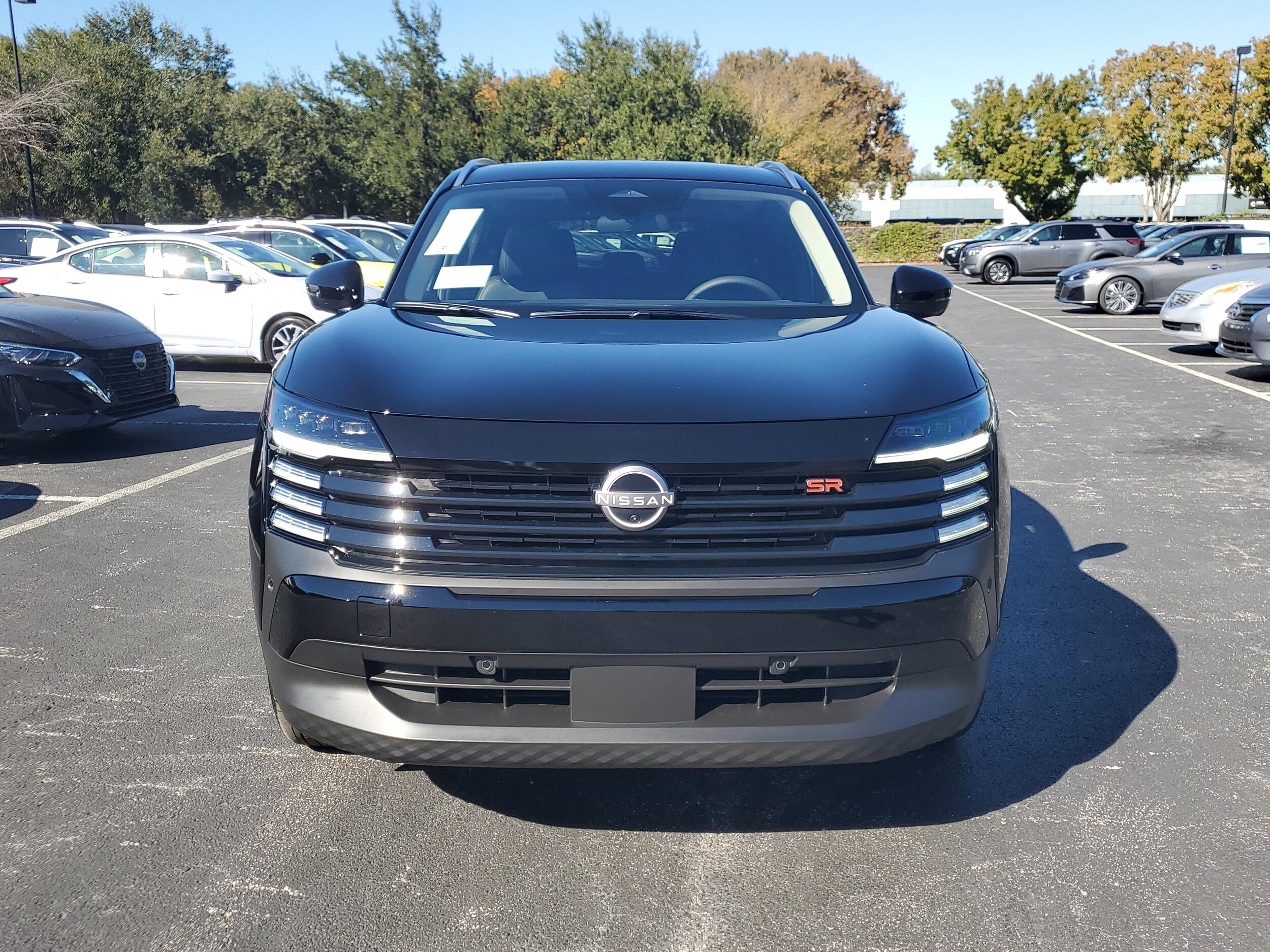 2026 Nissan Kicks SR photo 2