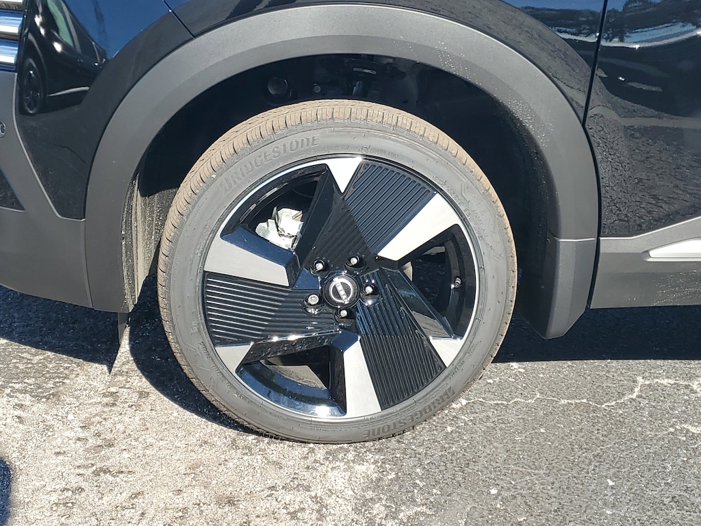 New 2026 Nissan Kicks SR SUV