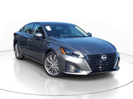2025 Nissan Altima SL Sedan