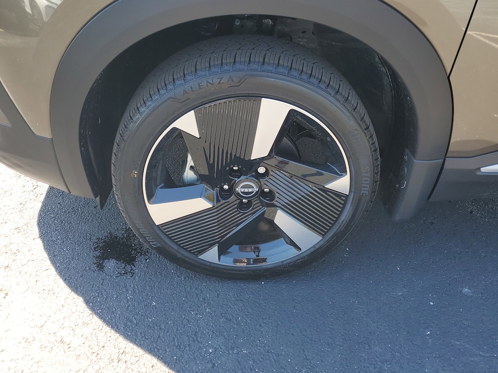 New 2026 Nissan Kicks SR SUV