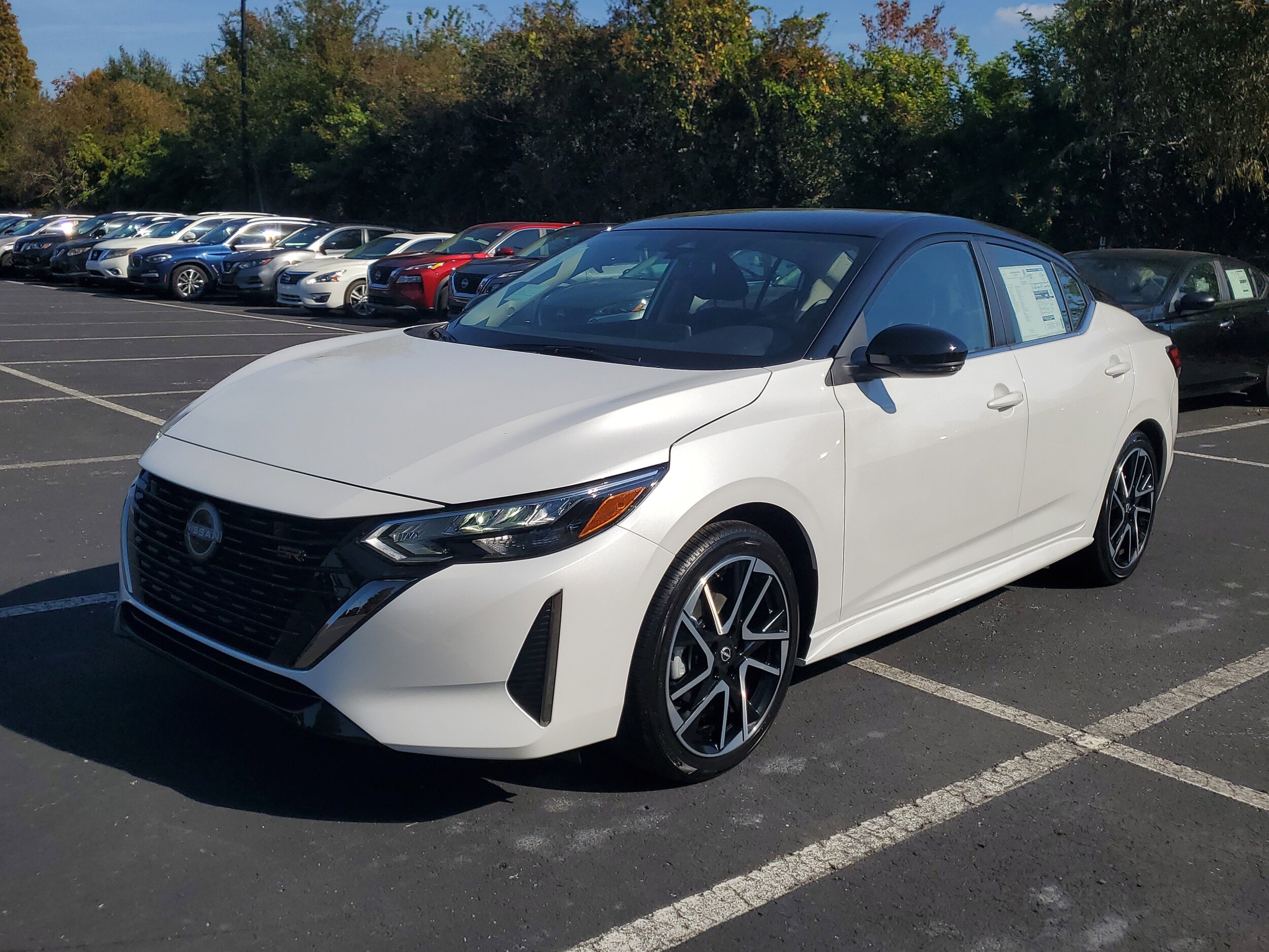 2025 Nissan Sentra SR photo 3