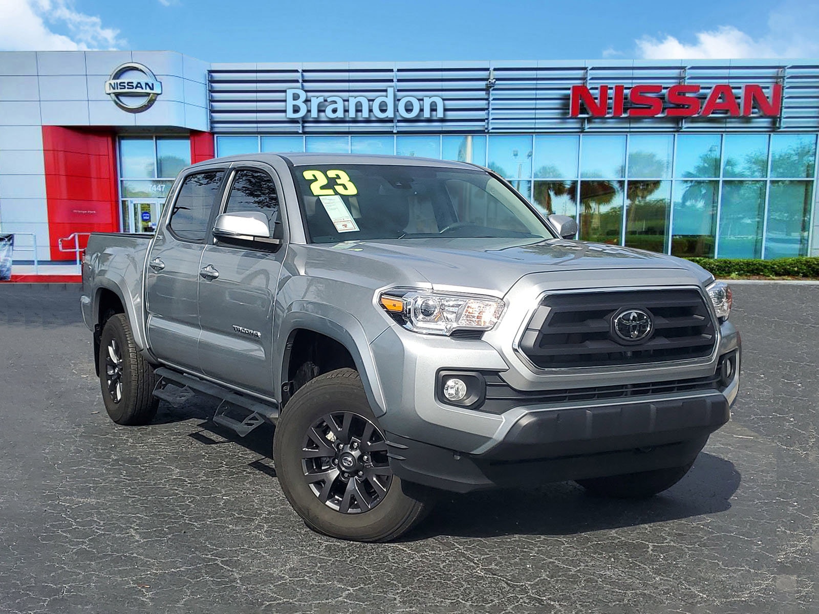 2023 Toyota Tacoma SR5's photo