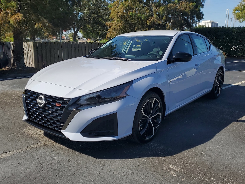 New 2025 Nissan Altima SR Sedan