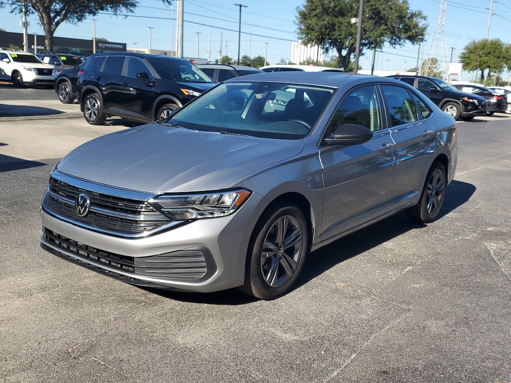 Used 2024 Volkswagen Jetta 1.5T SE Sedan