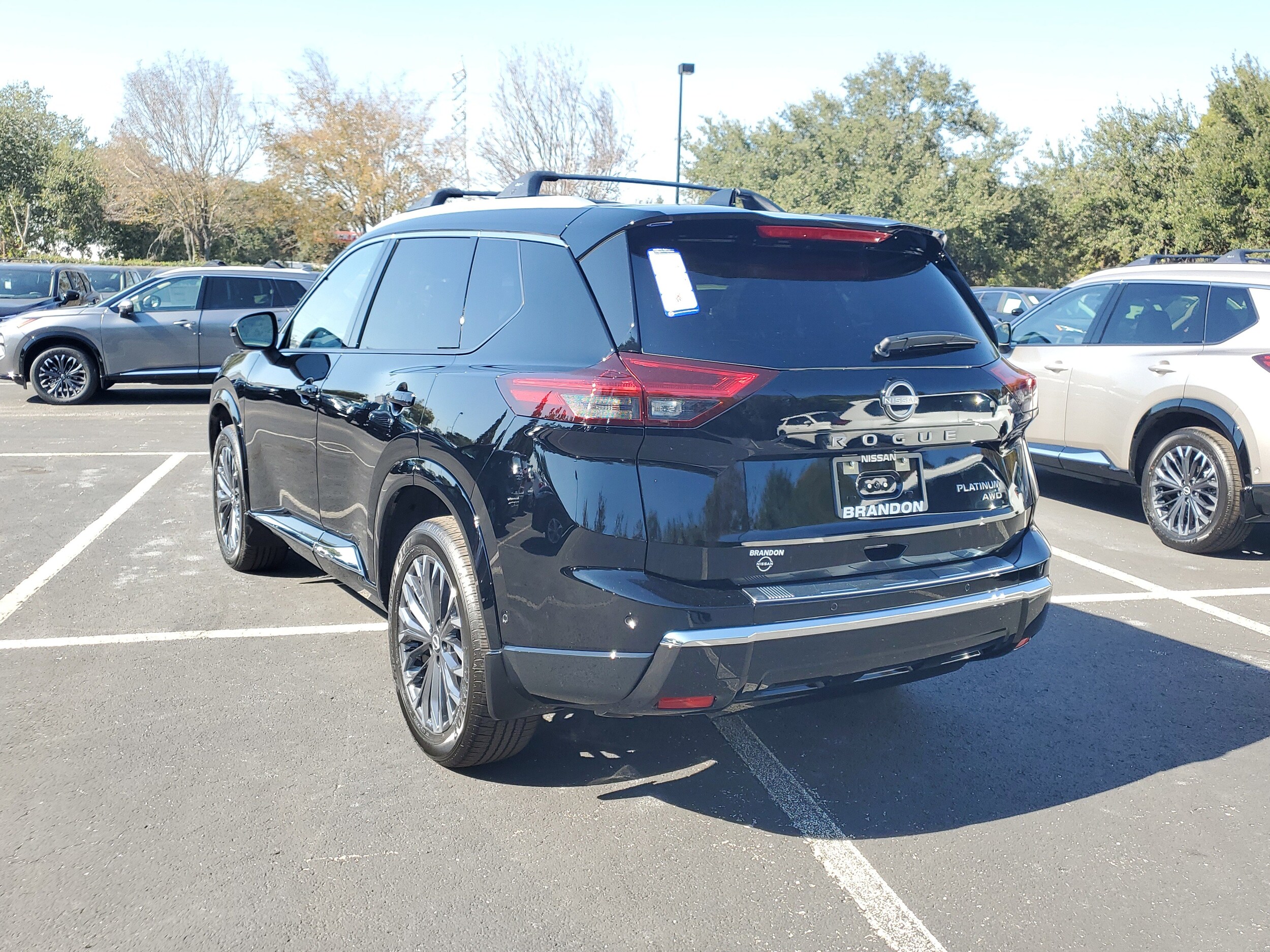 2026 Nissan Rogue Platinum photo 3