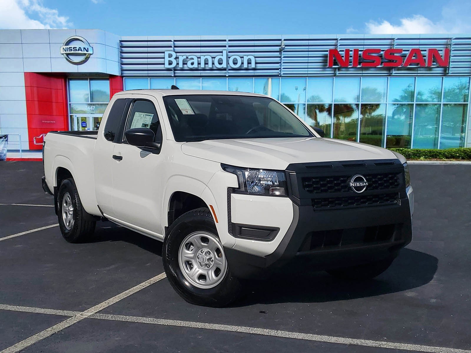 2025 Nissan Frontier S's photo