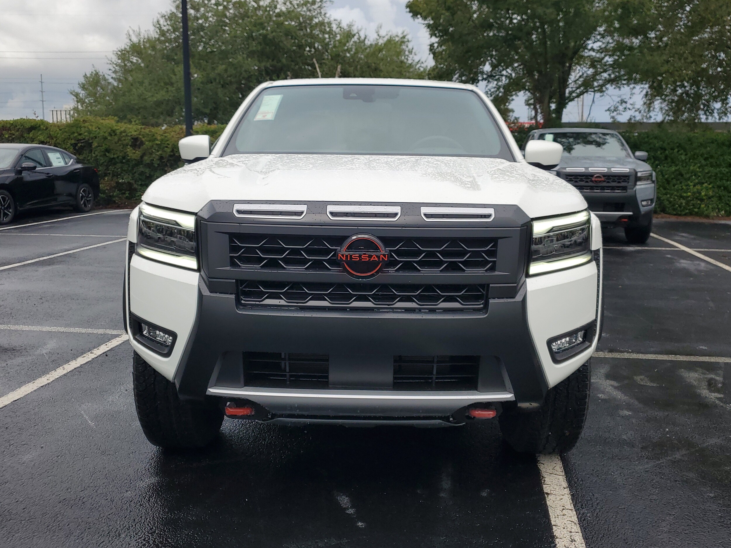 2025 Nissan Frontier PRO-4X photo 2