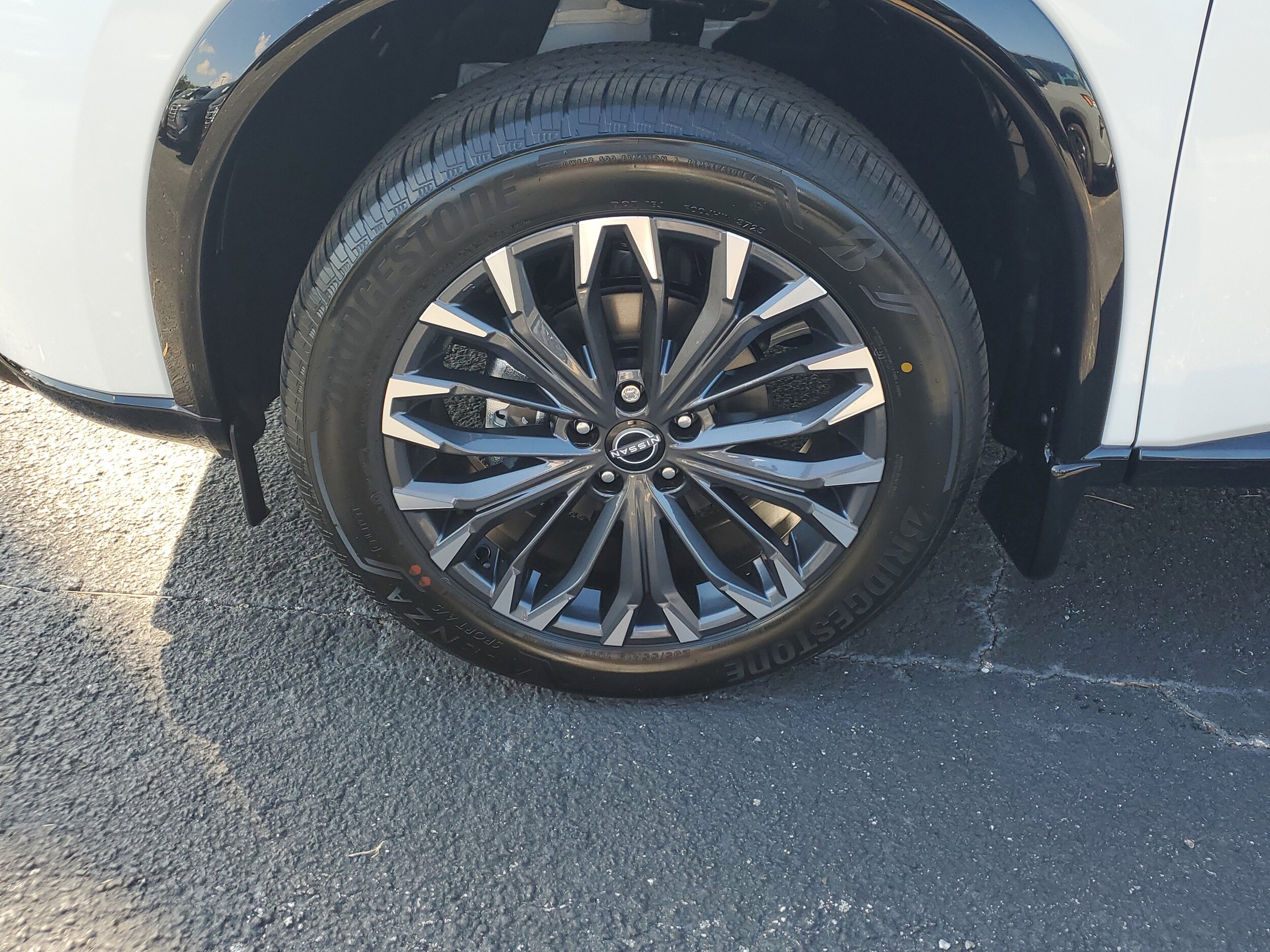 2026 Nissan Rogue Platinum photo 4