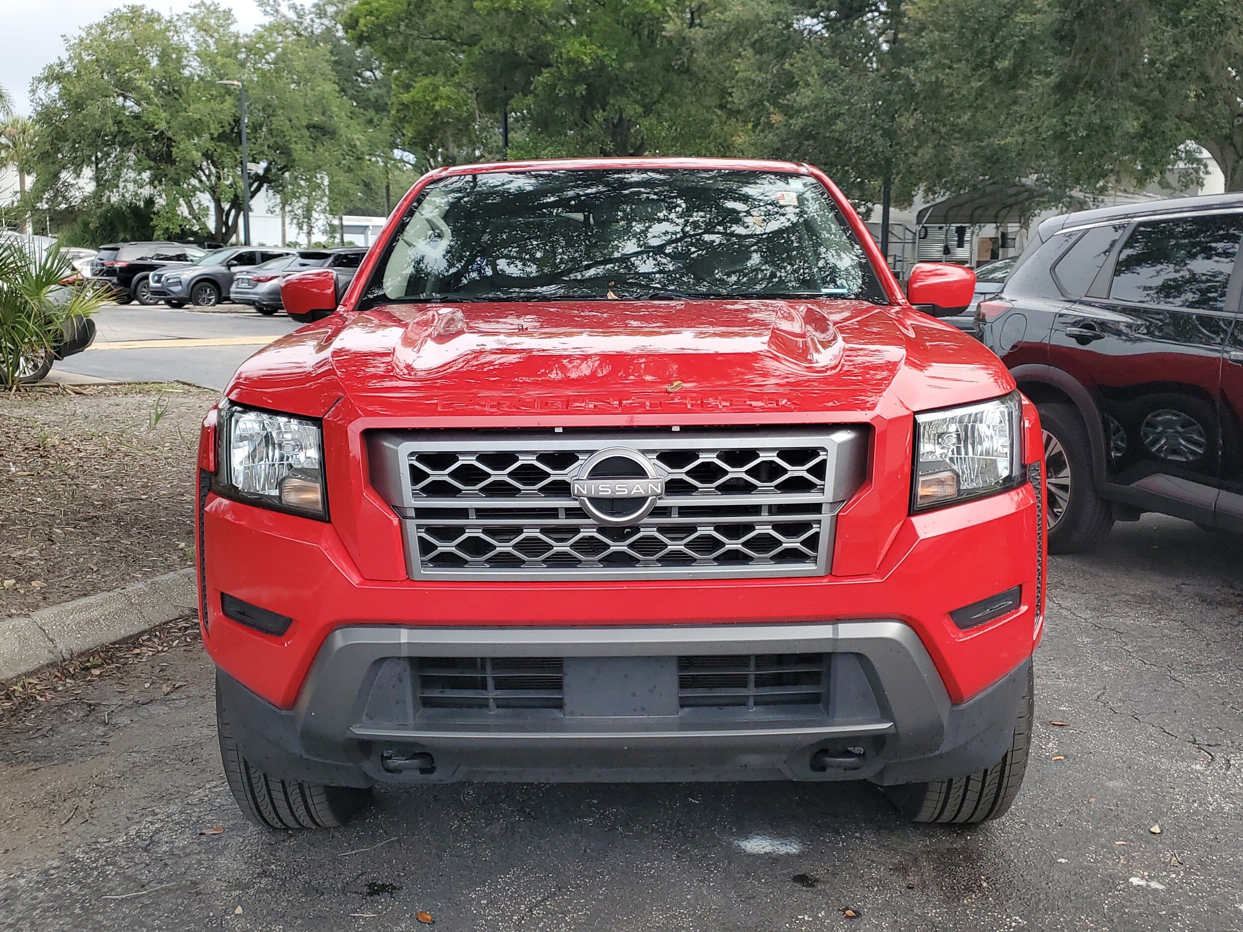 2022 Nissan Frontier SV photo 2