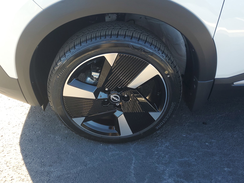 New 2026 Nissan Kicks SR SUV