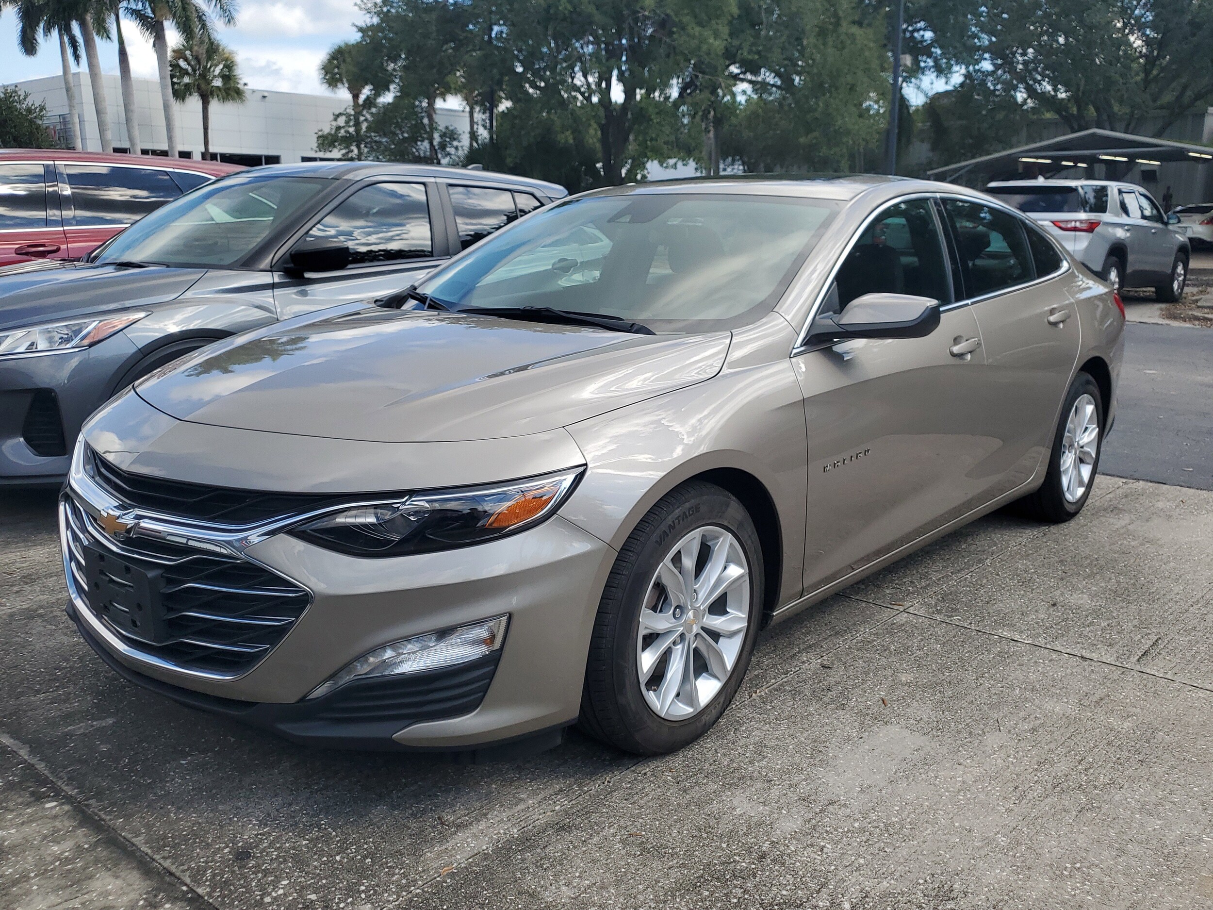 2024 Chevrolet Malibu 1LT photo 3