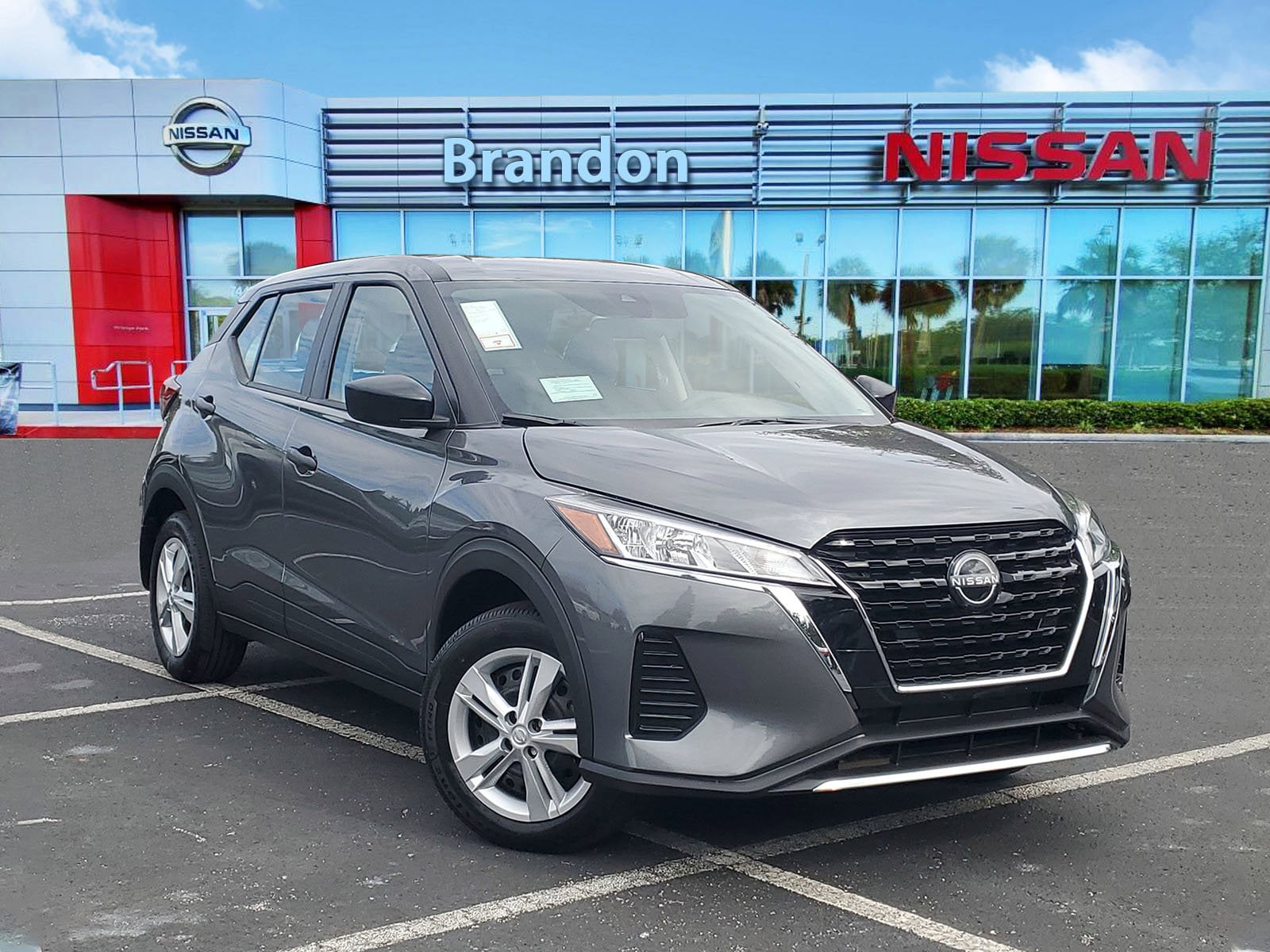 2025 Nissan KICKS PLAY Base's photo