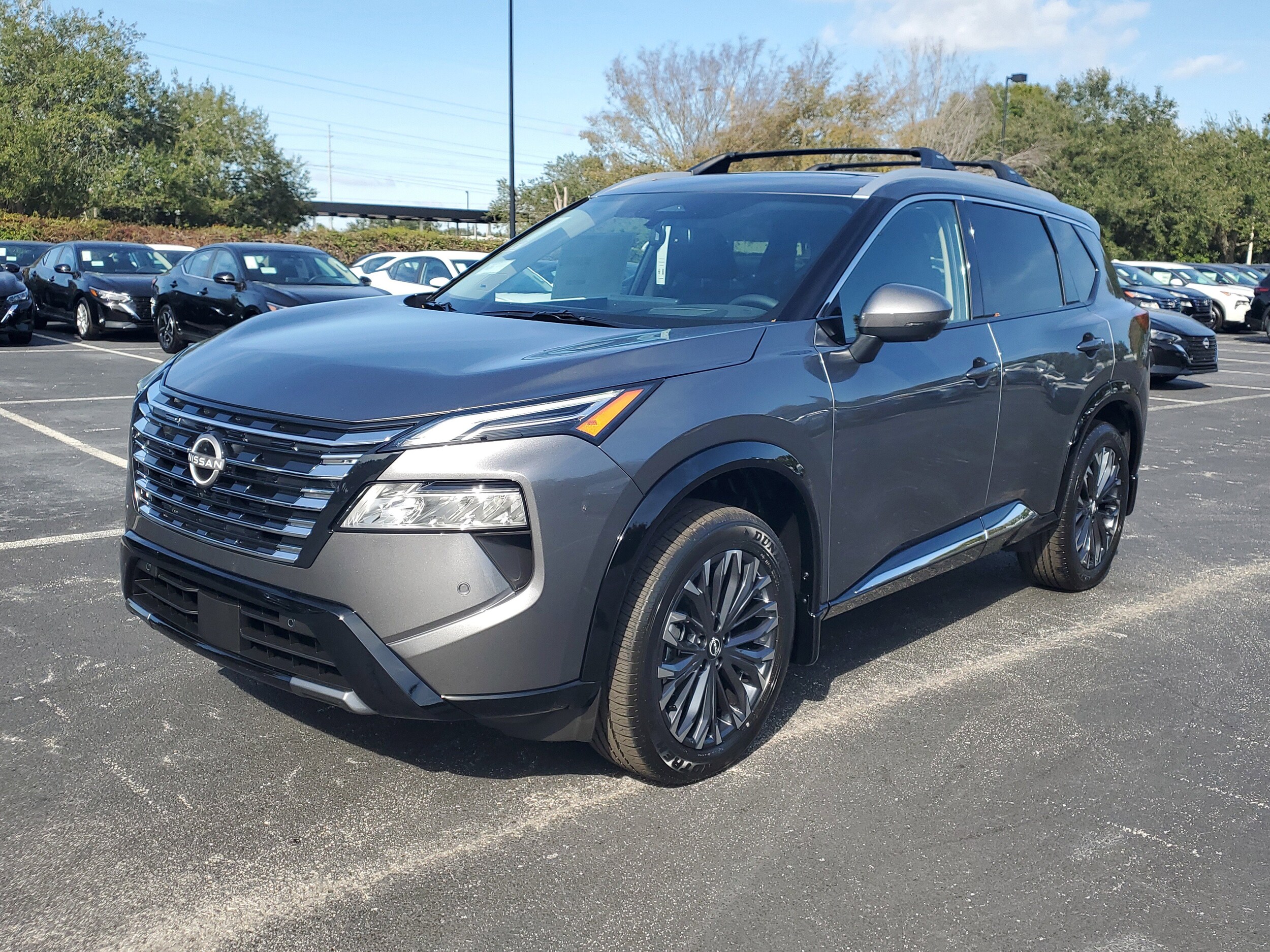 2026 Nissan Rogue Platinum photo 3