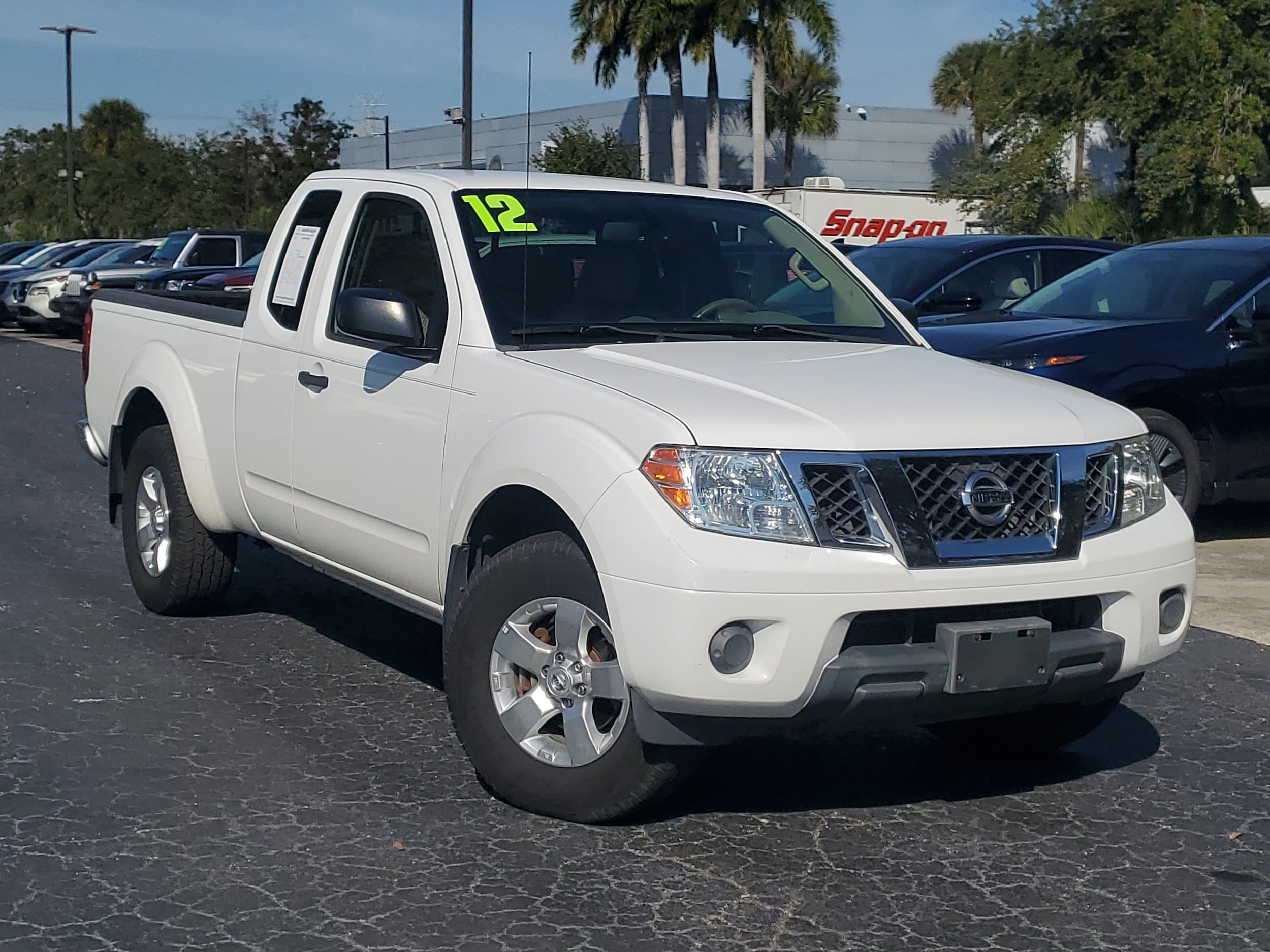 2012 Nissan Frontier SV's photo