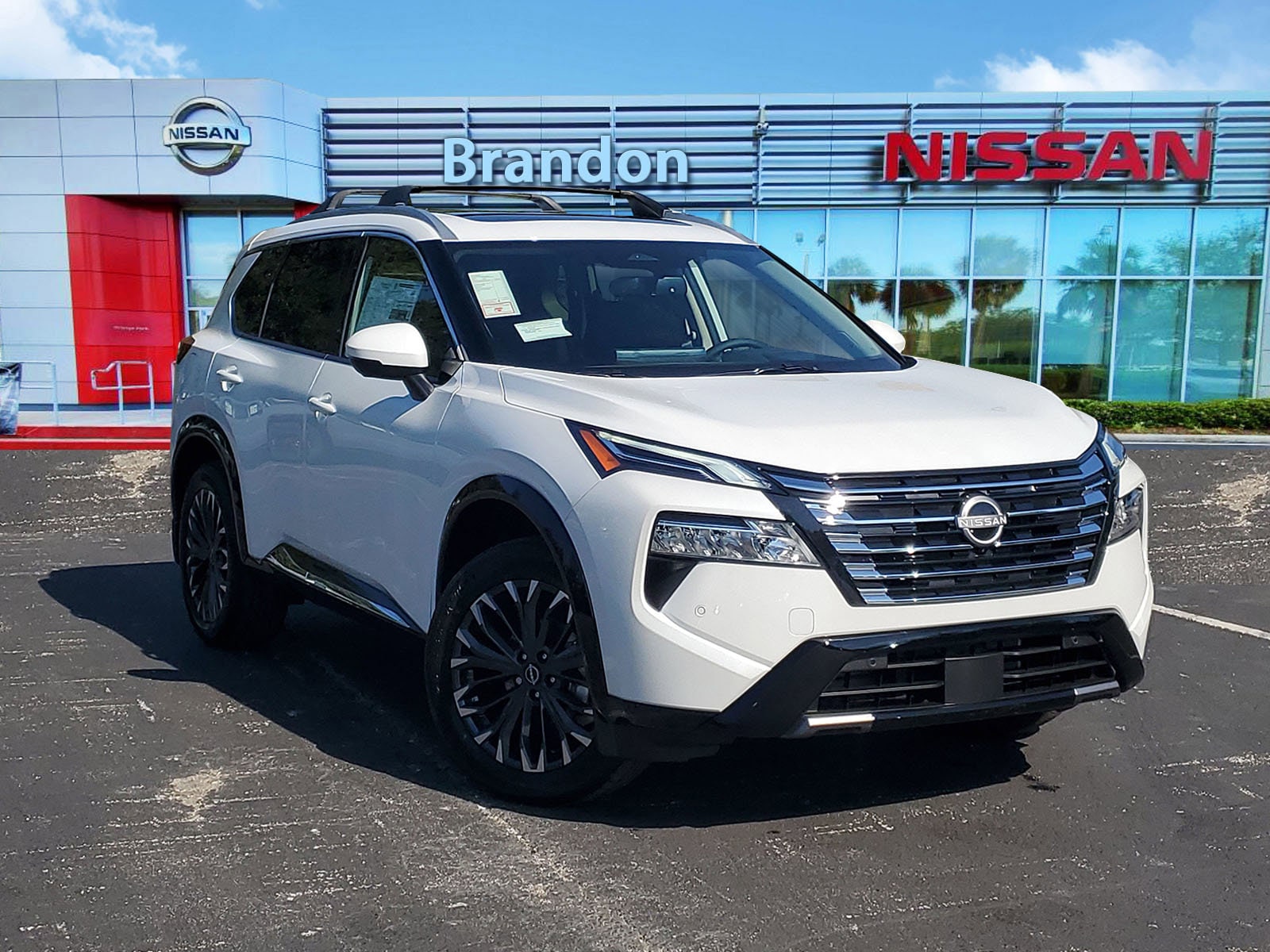 2026 Nissan Rogue Platinum's photo