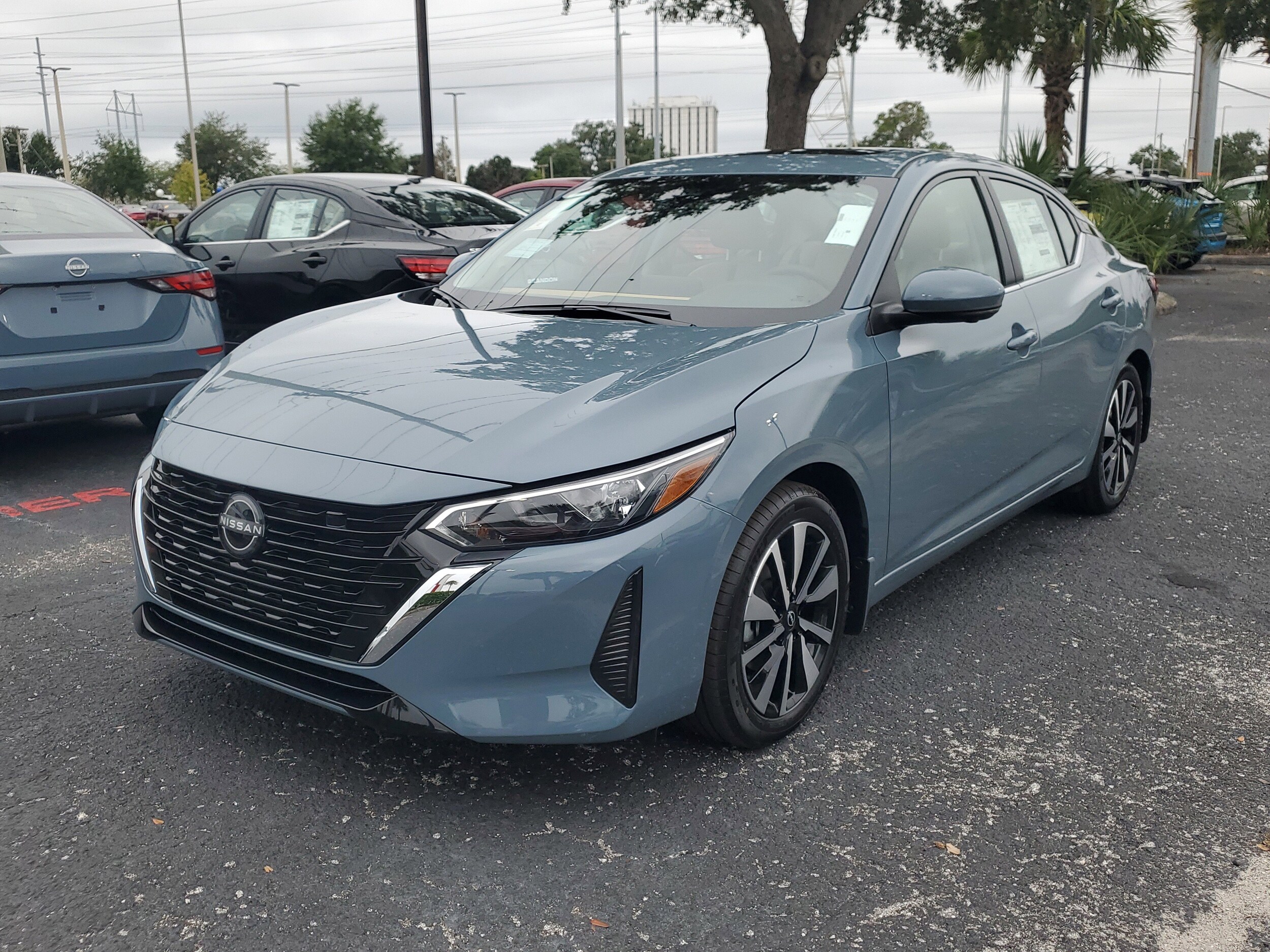 2025 Nissan Sentra SV photo 3