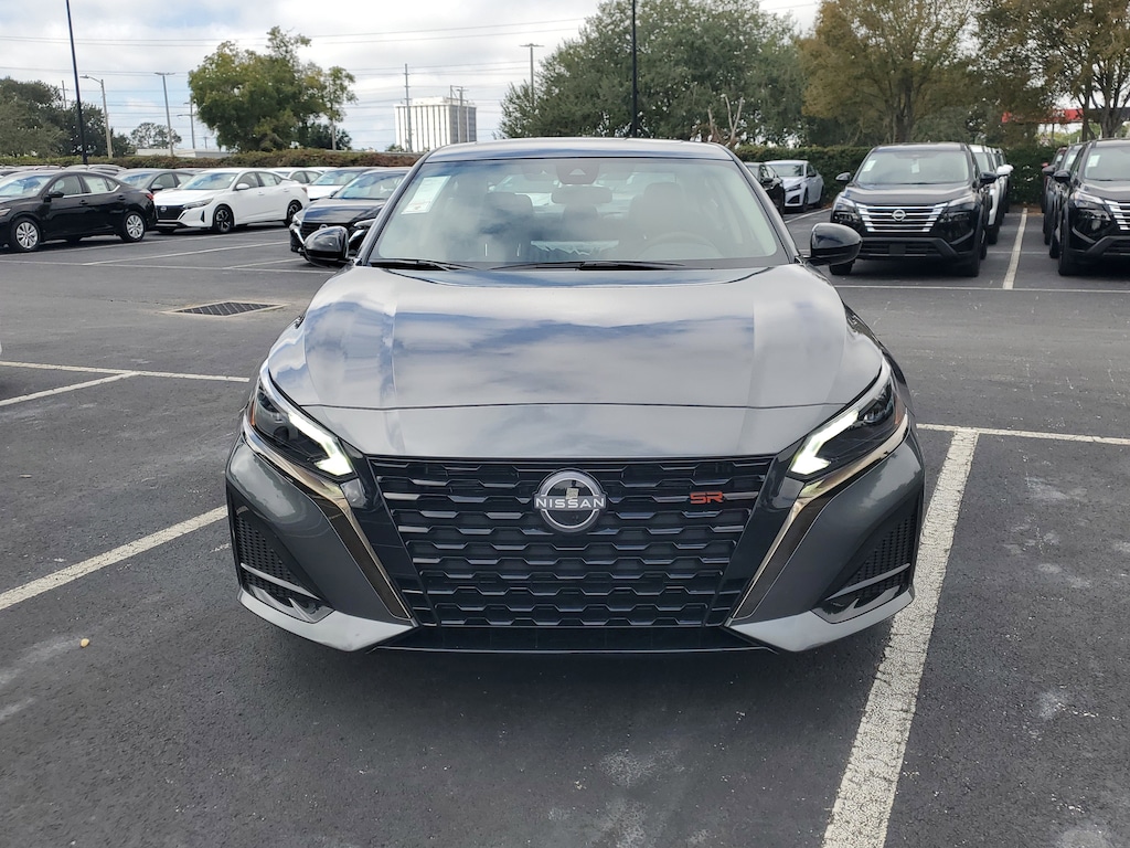 New 2025 Nissan Altima SR Sedan