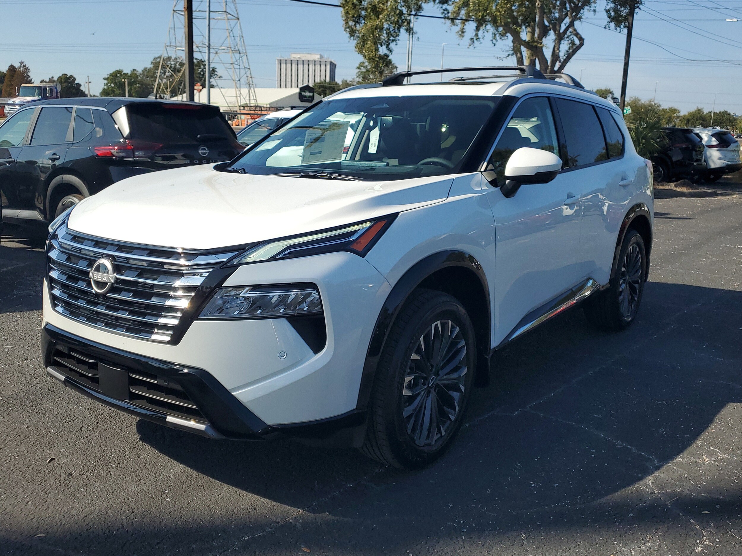 2026 Nissan Rogue Platinum photo 3