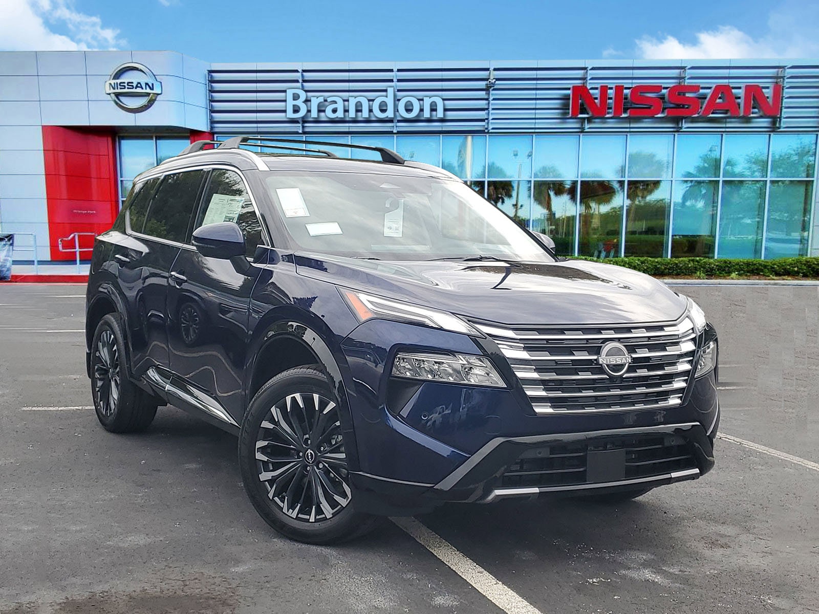 2026 Nissan Rogue Platinum's photo