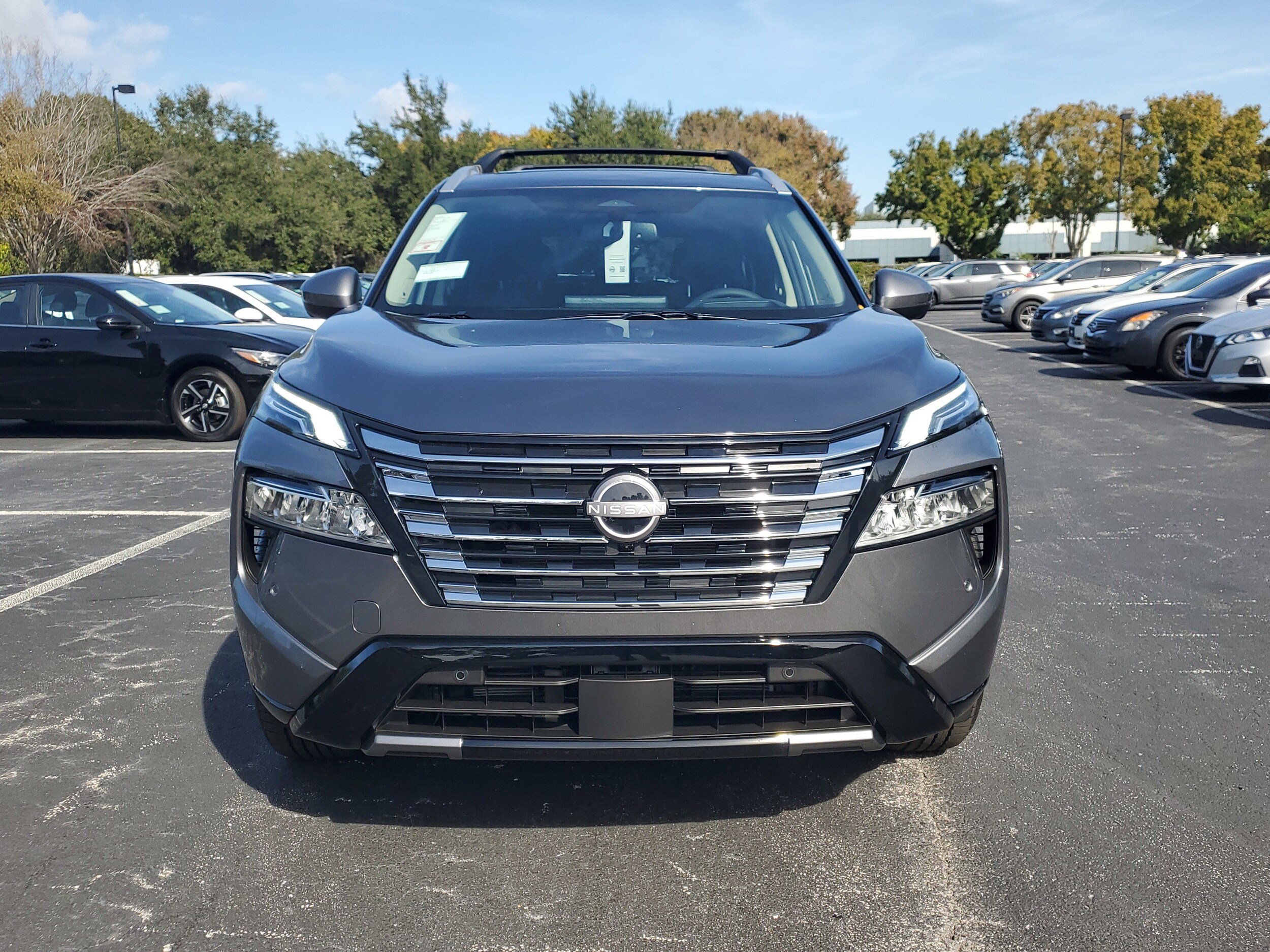 2026 Nissan Rogue Platinum photo 2