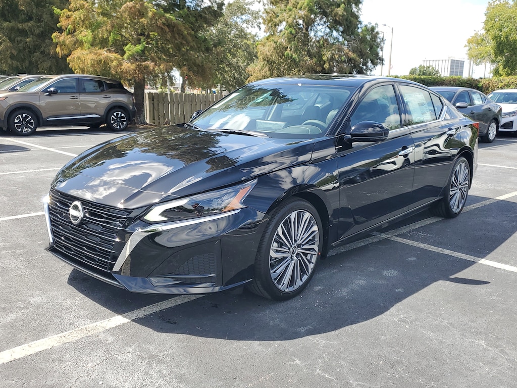 New 2025 Nissan Altima SL Sedan