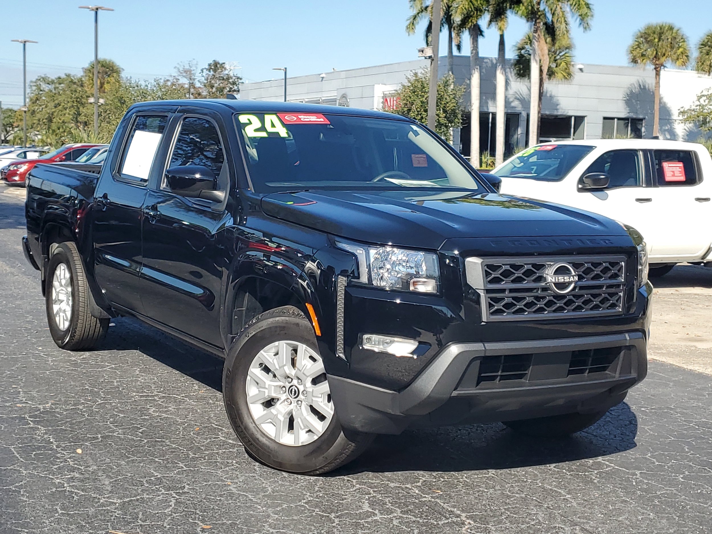 2024 Nissan Frontier SV's photo