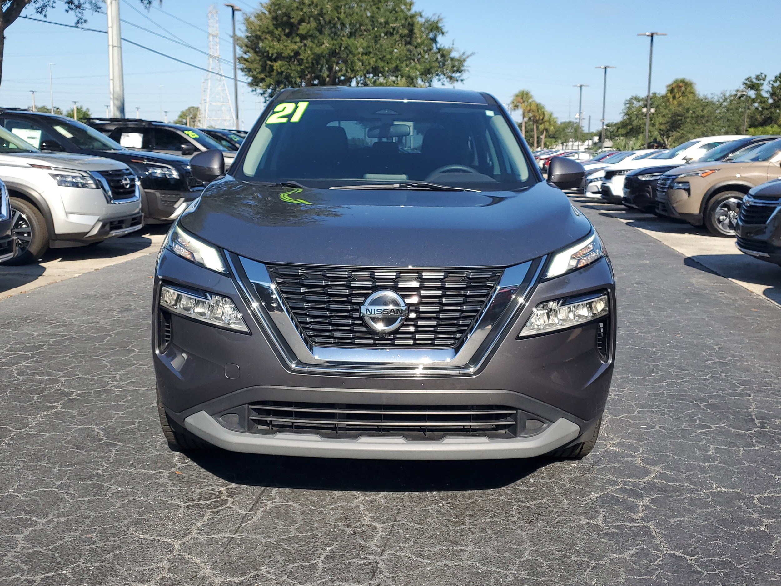 2021 Nissan Rogue SV photo 2