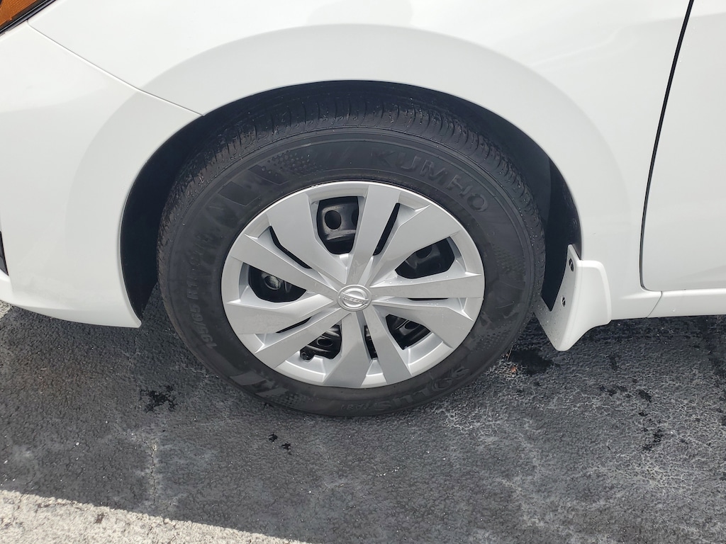 New 2025 Nissan Versa 1.6 S Sedan