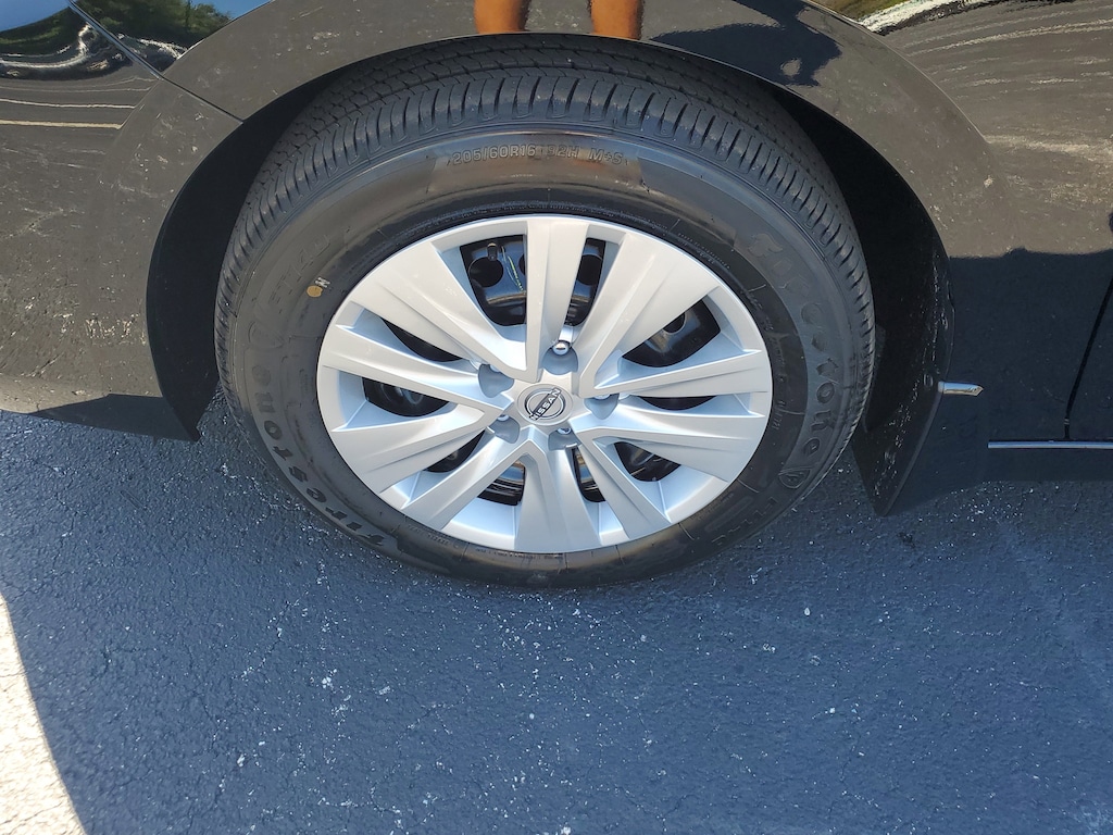 New 2025 Nissan Sentra S Sedan