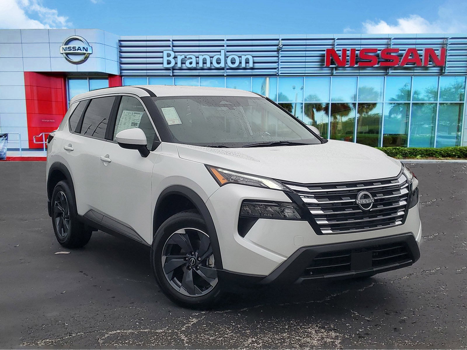 2026 Nissan Rogue SV's photo