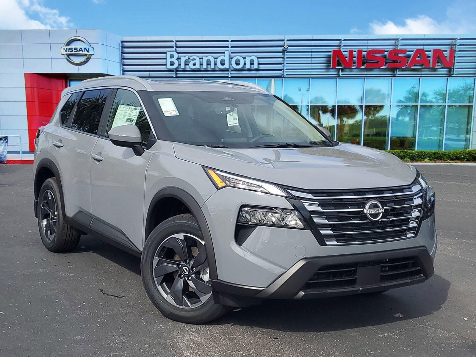 2026 Nissan Rogue SV's photo