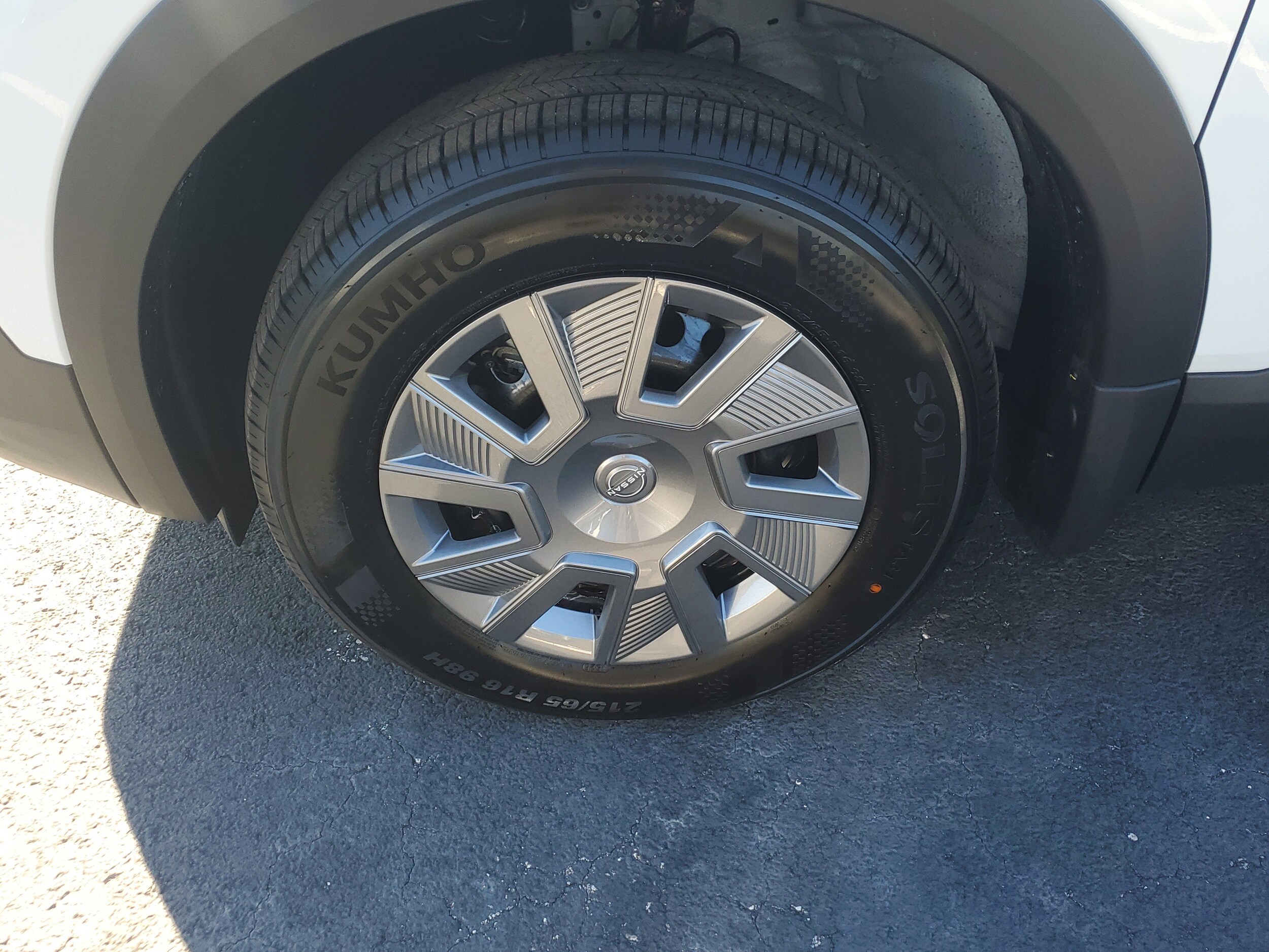 2026 Nissan Kicks S photo 3