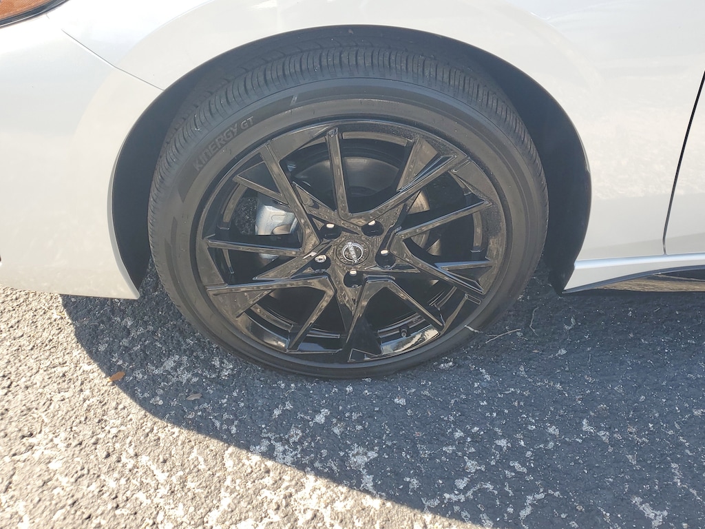 New 2025 Nissan Sentra SR Sedan