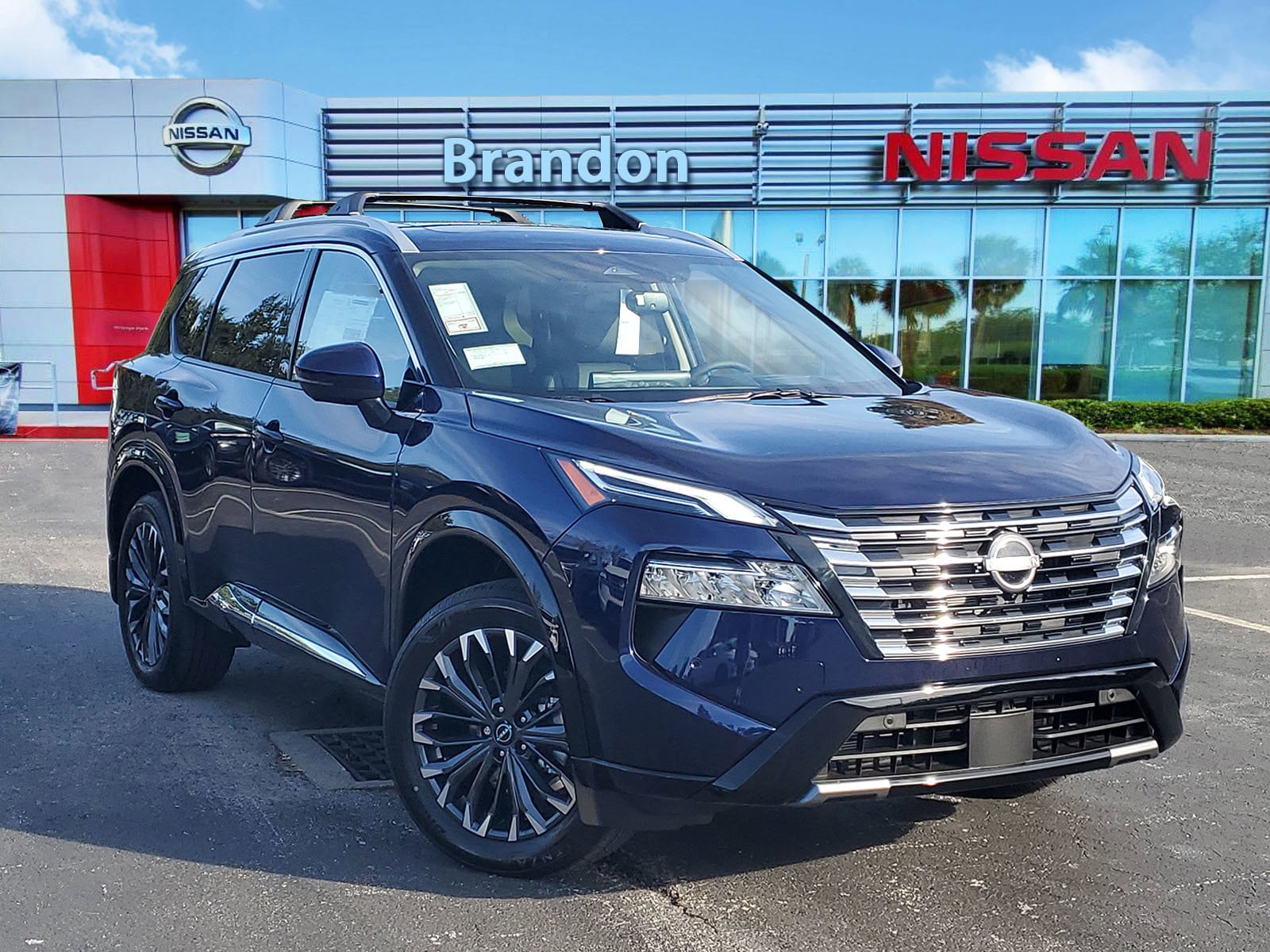 2026 Nissan Rogue Platinum's photo