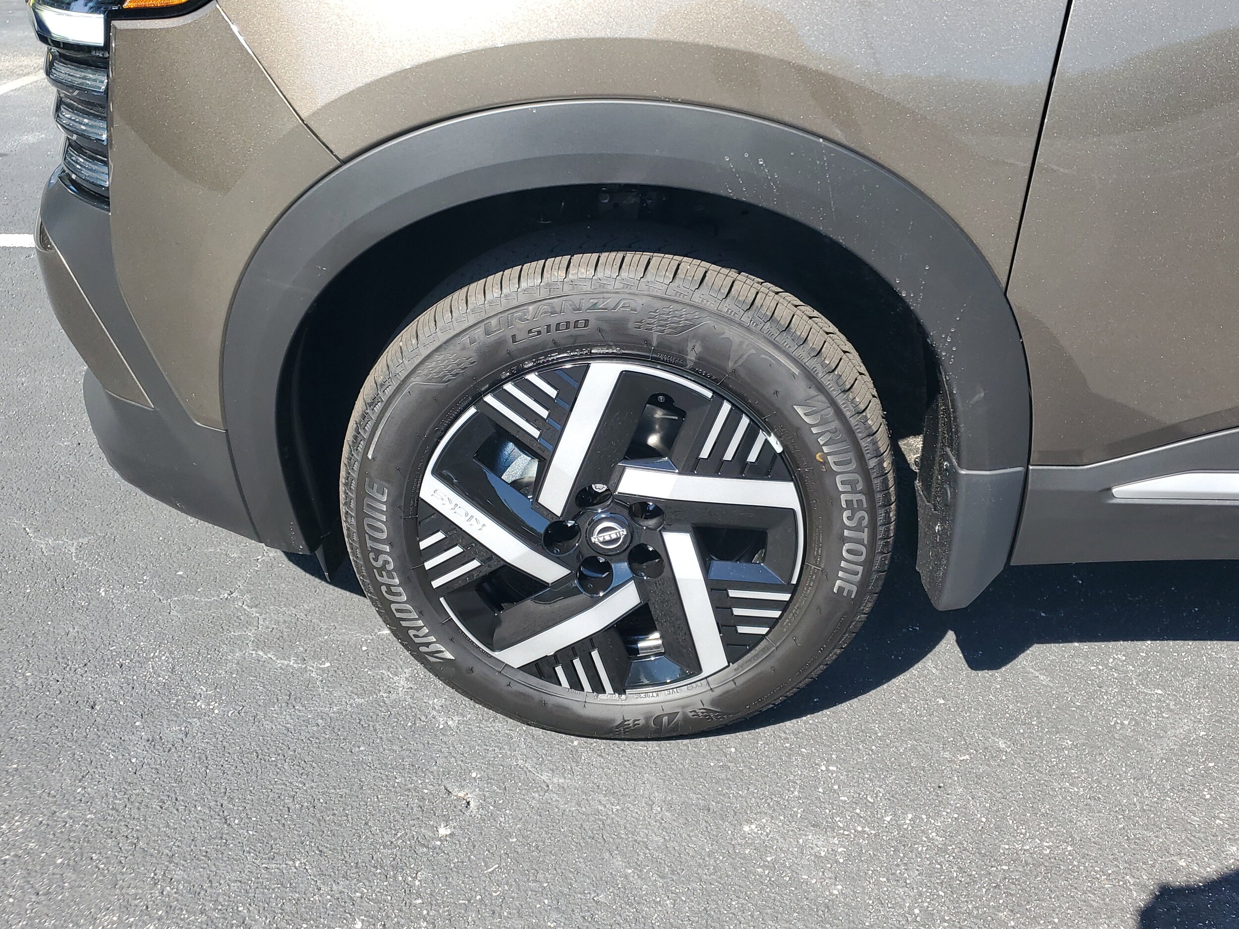 2026 Nissan Kicks SV photo 4