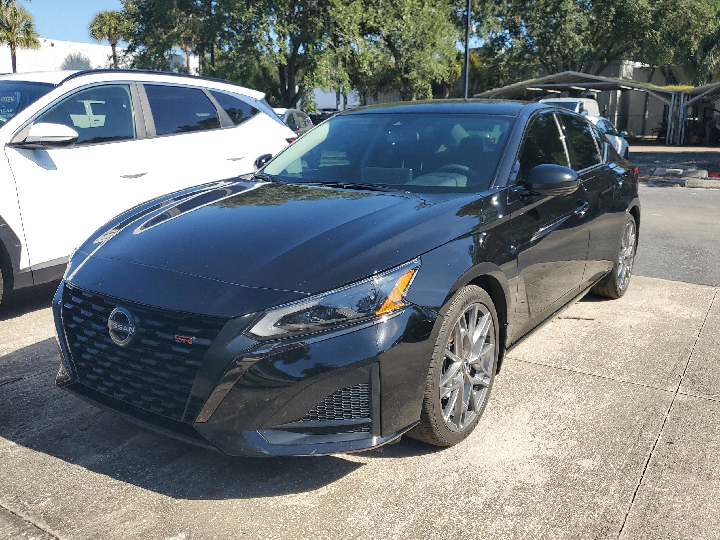 2023 Nissan Altima SR VC-Turbo photo 2