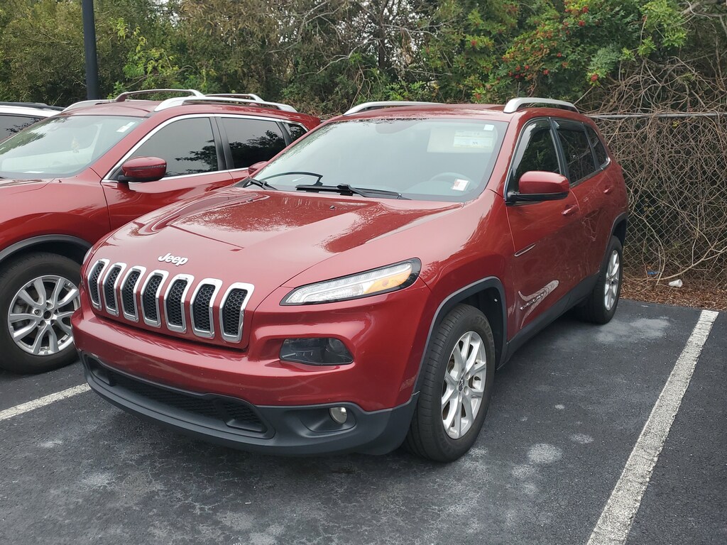 Used 2017 Jeep Cherokee Latitude FWD SUV