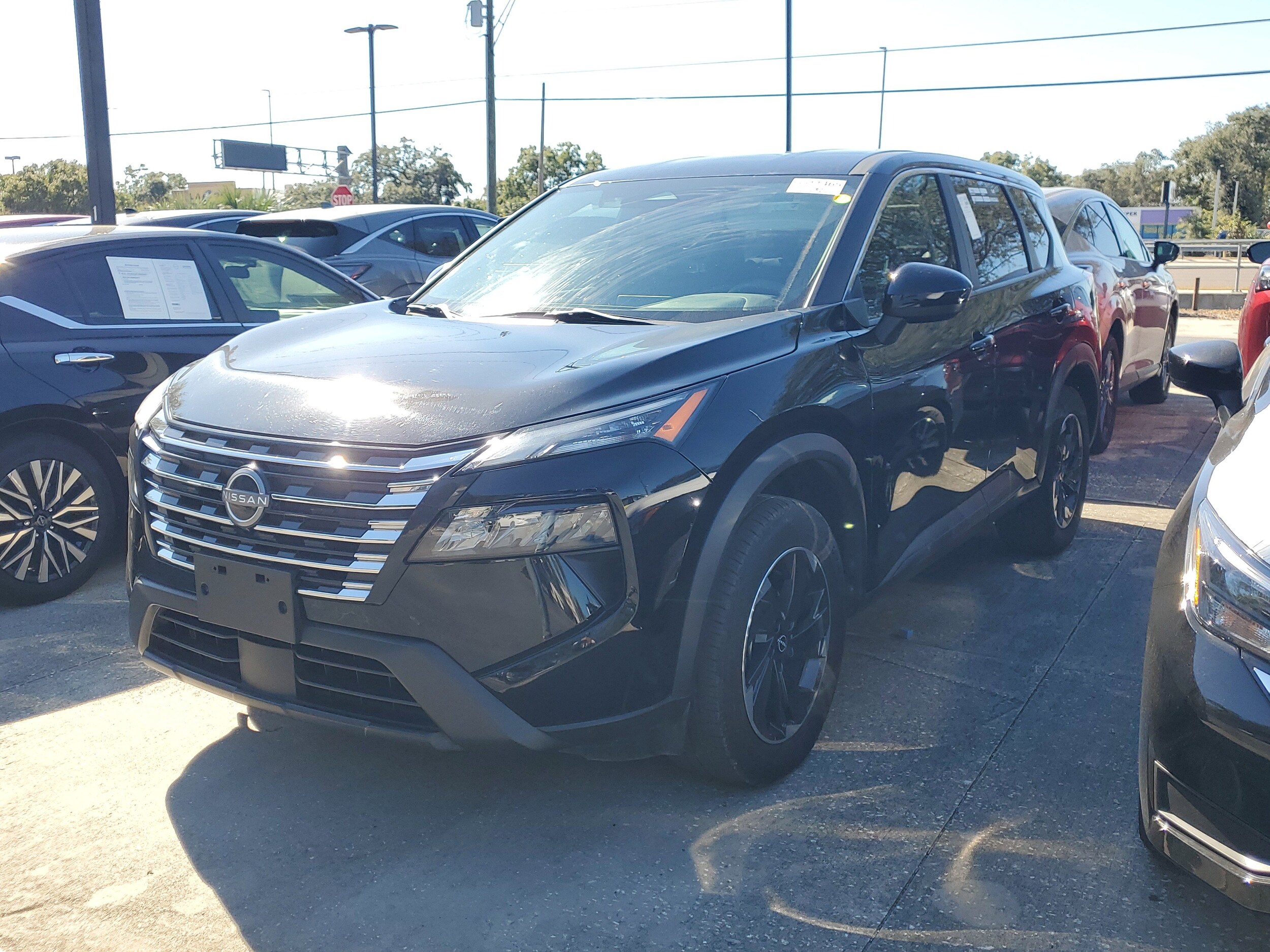 2024 Nissan Rogue SV photo 2