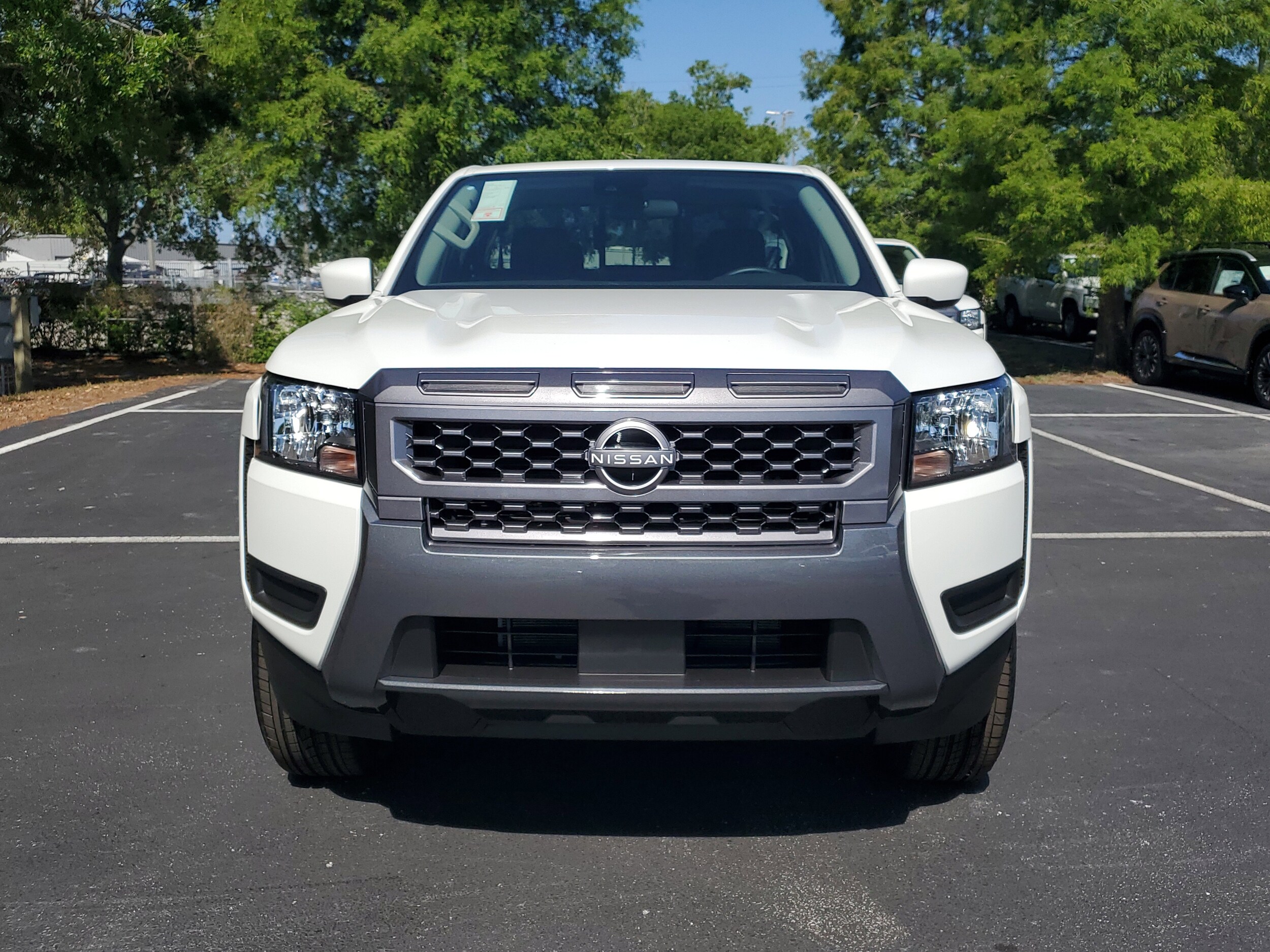 2025 Nissan Frontier SV photo 2
