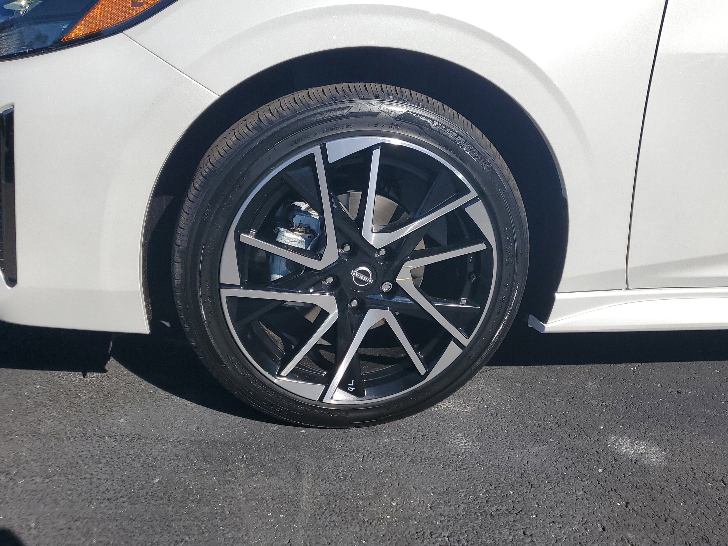 2025 Nissan Sentra SR photo 3