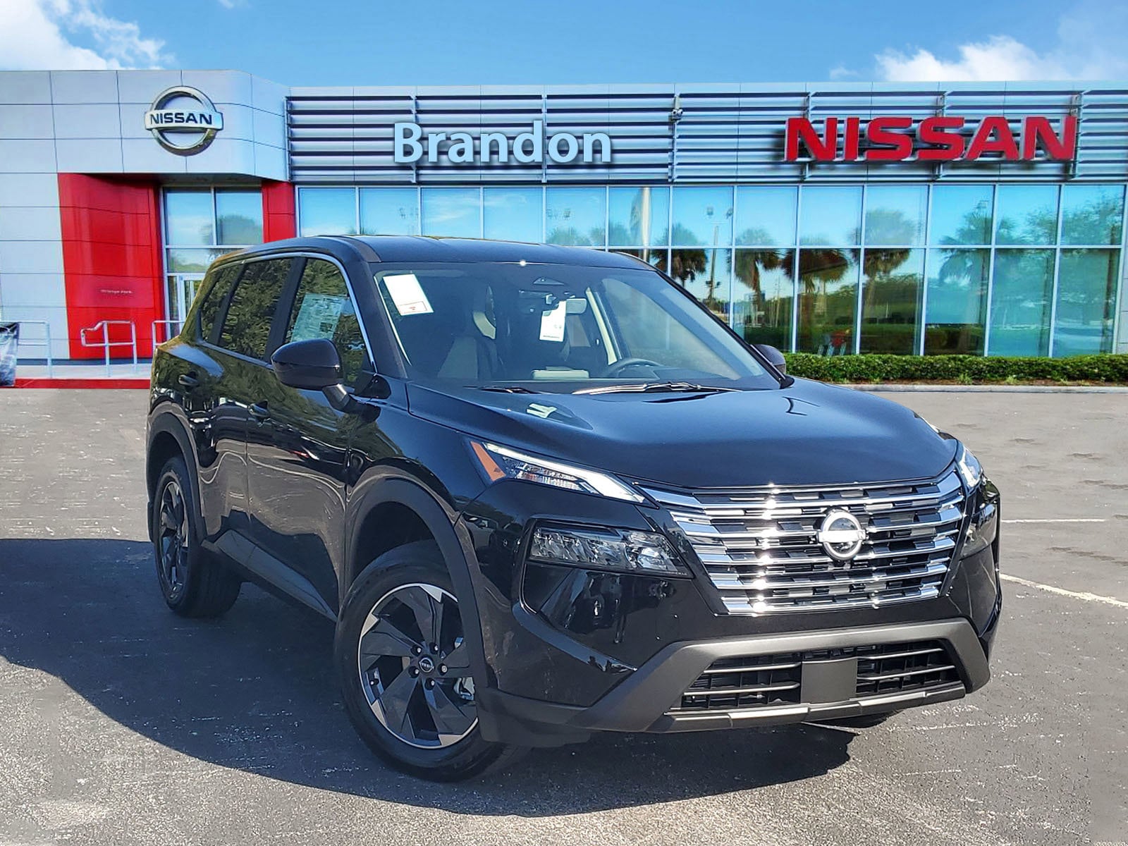 2026 Nissan Rogue SV's photo