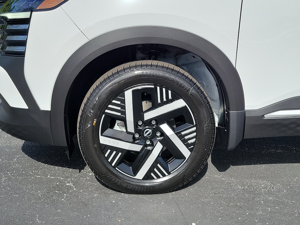 New 2026 Nissan Kicks SV SUV