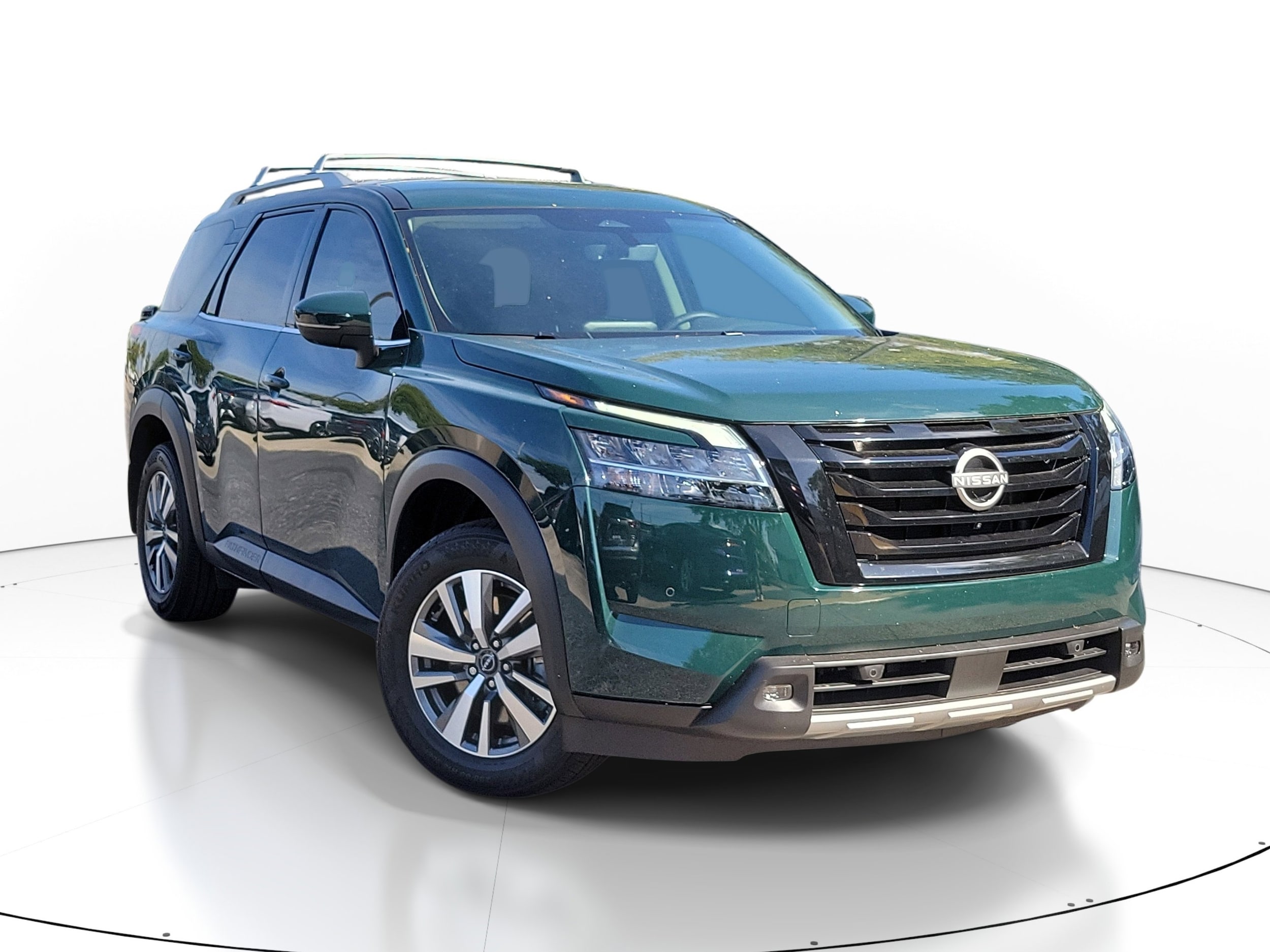 2023 Nissan Pathfinder SL 2WD's photo