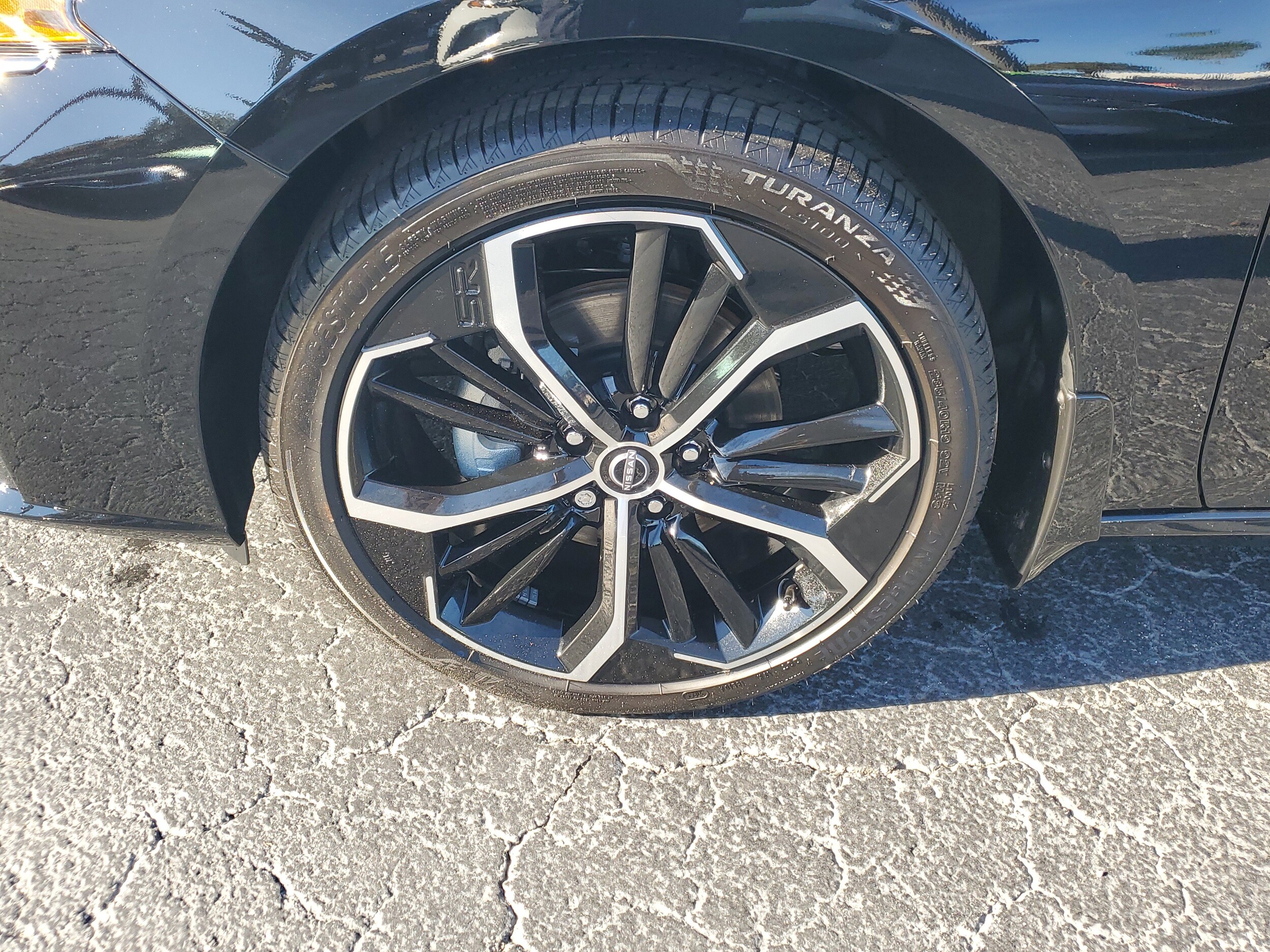 2025 Nissan Altima SR photo 2