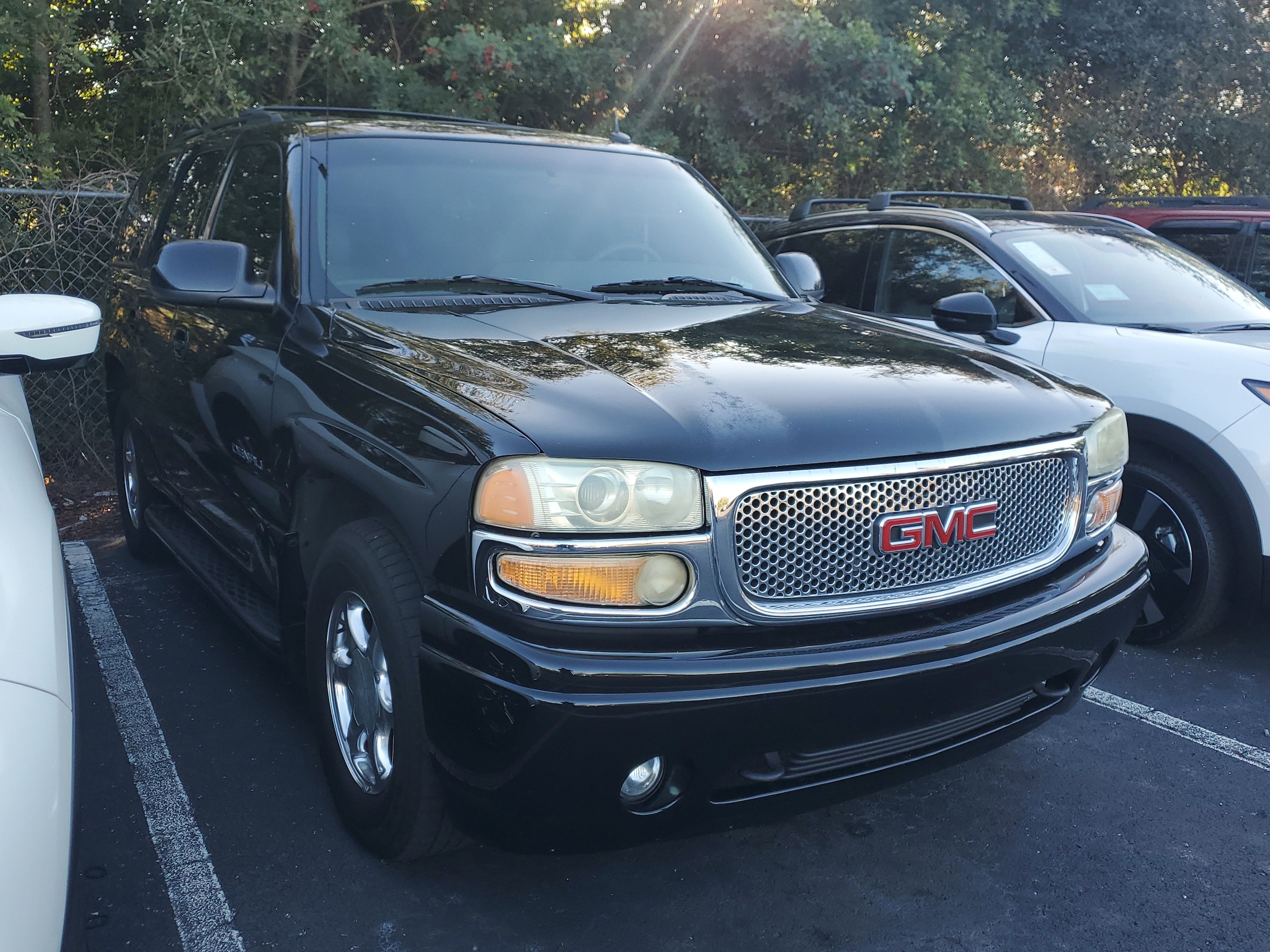 2002 GMC Yukon Base's photo
