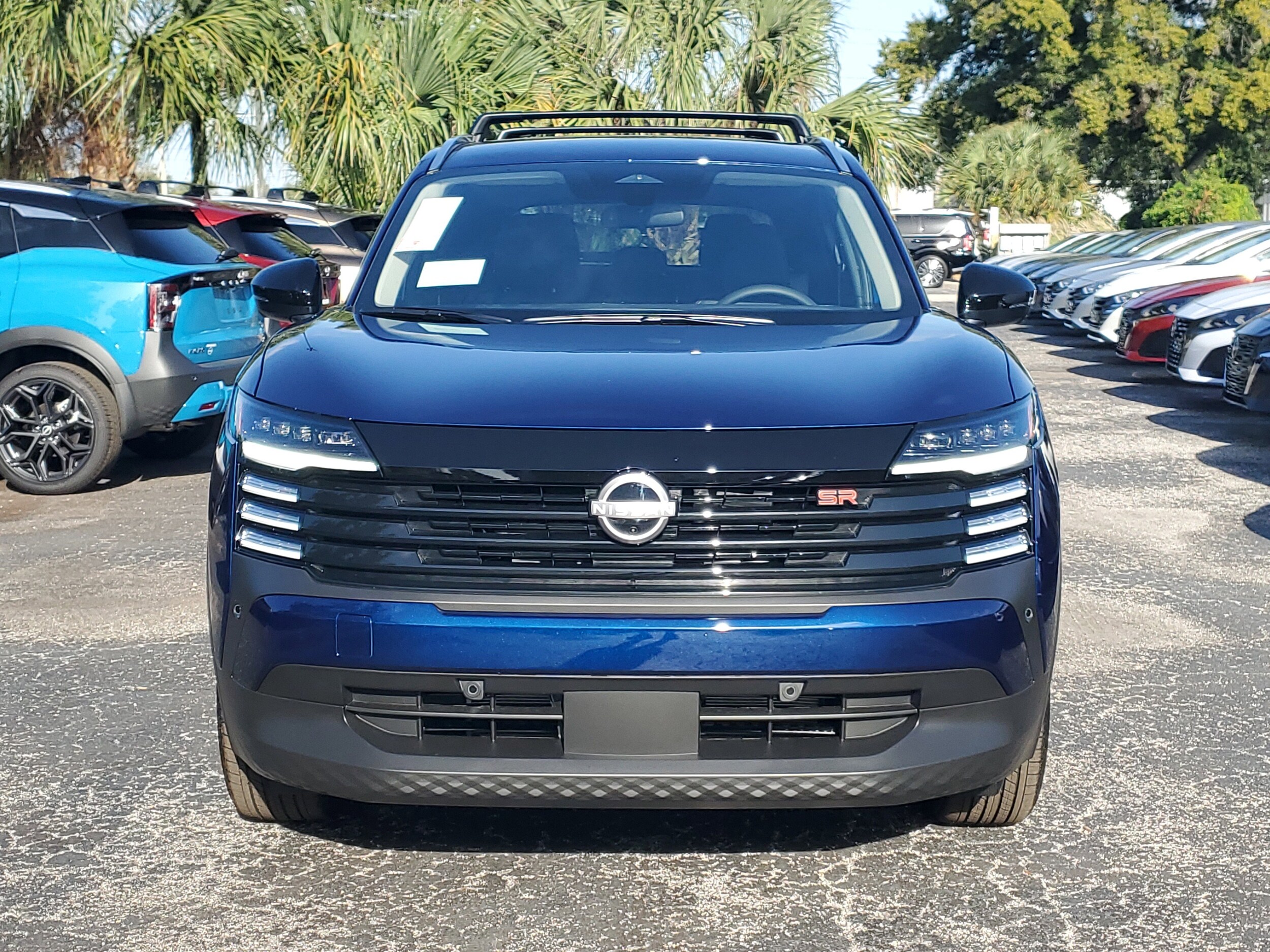 2026 Nissan Kicks SR photo 2