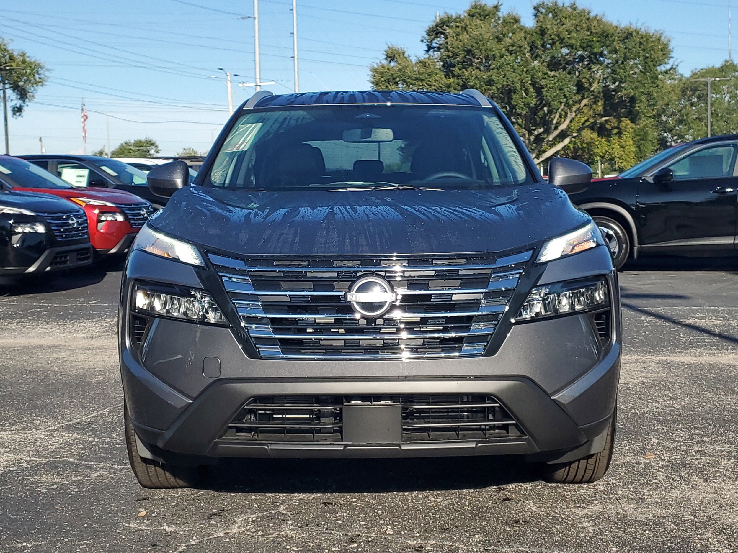 2025 Nissan Rogue SV photo 2