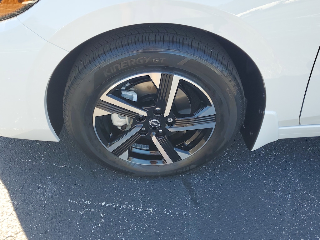 New 2025 Nissan Sentra SV Sedan