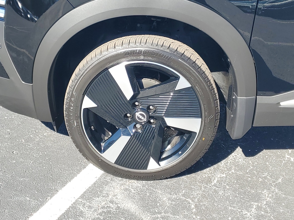 New 2026 Nissan Kicks SR SUV